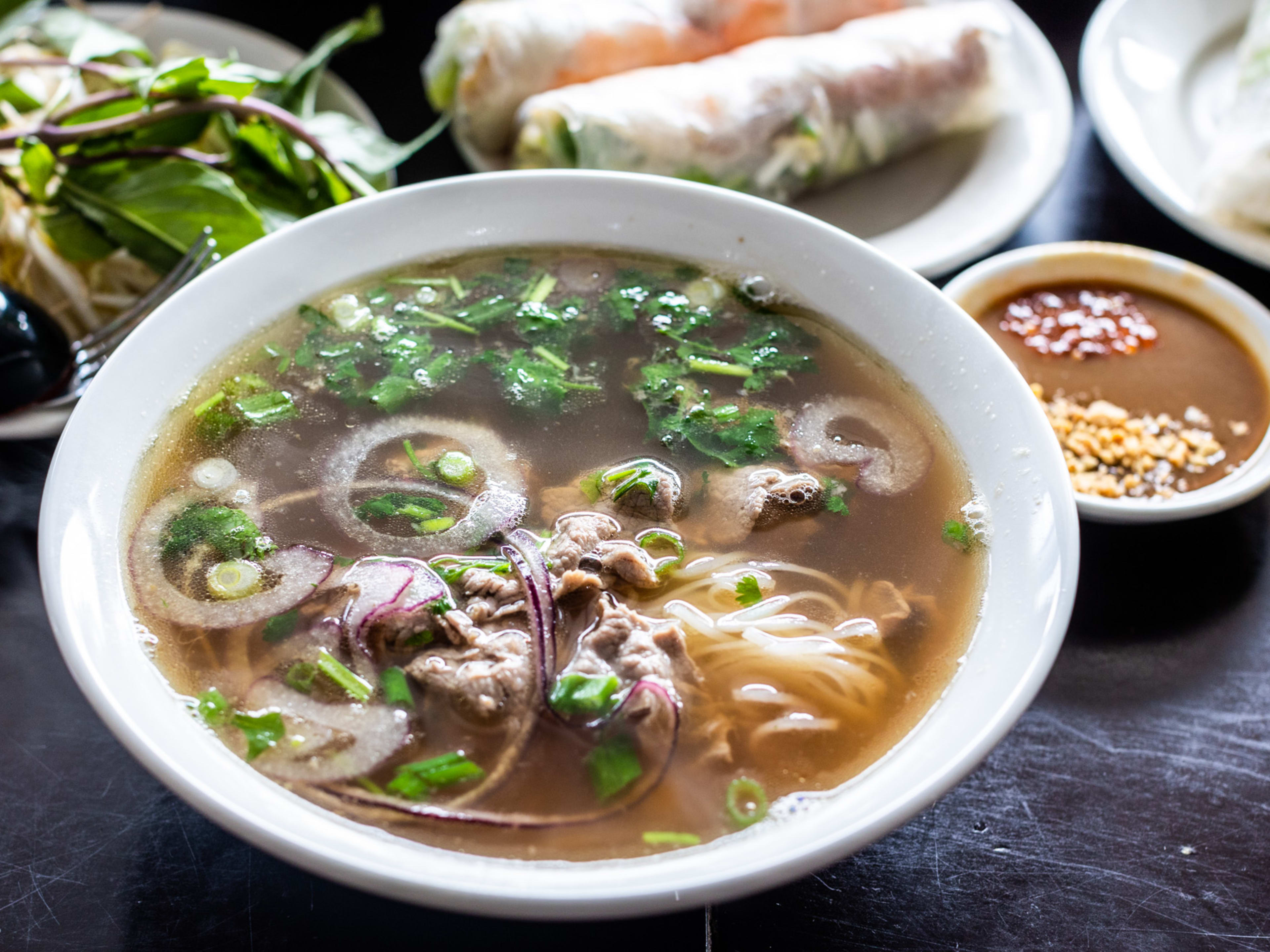 bowl of pho tai