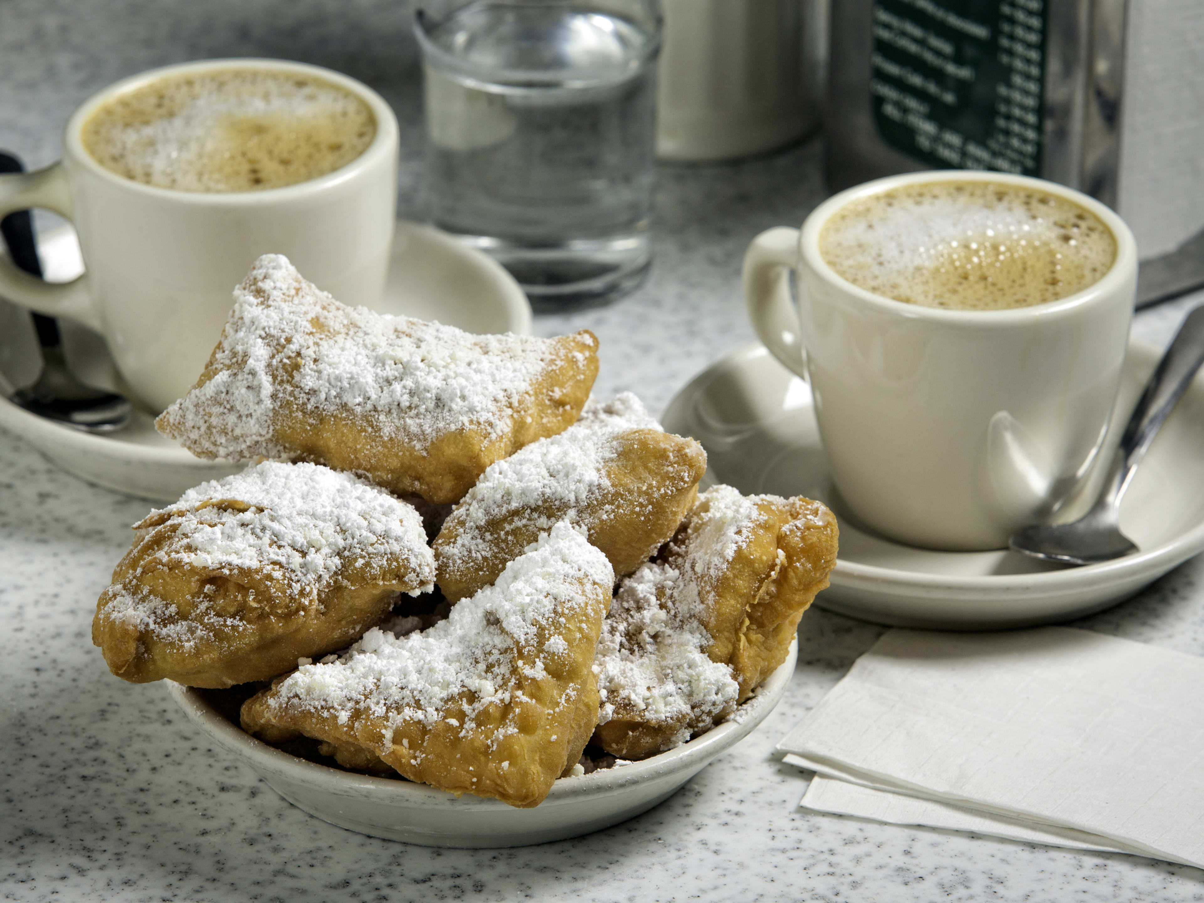 Coffee and beignets at Cafe Du Monde