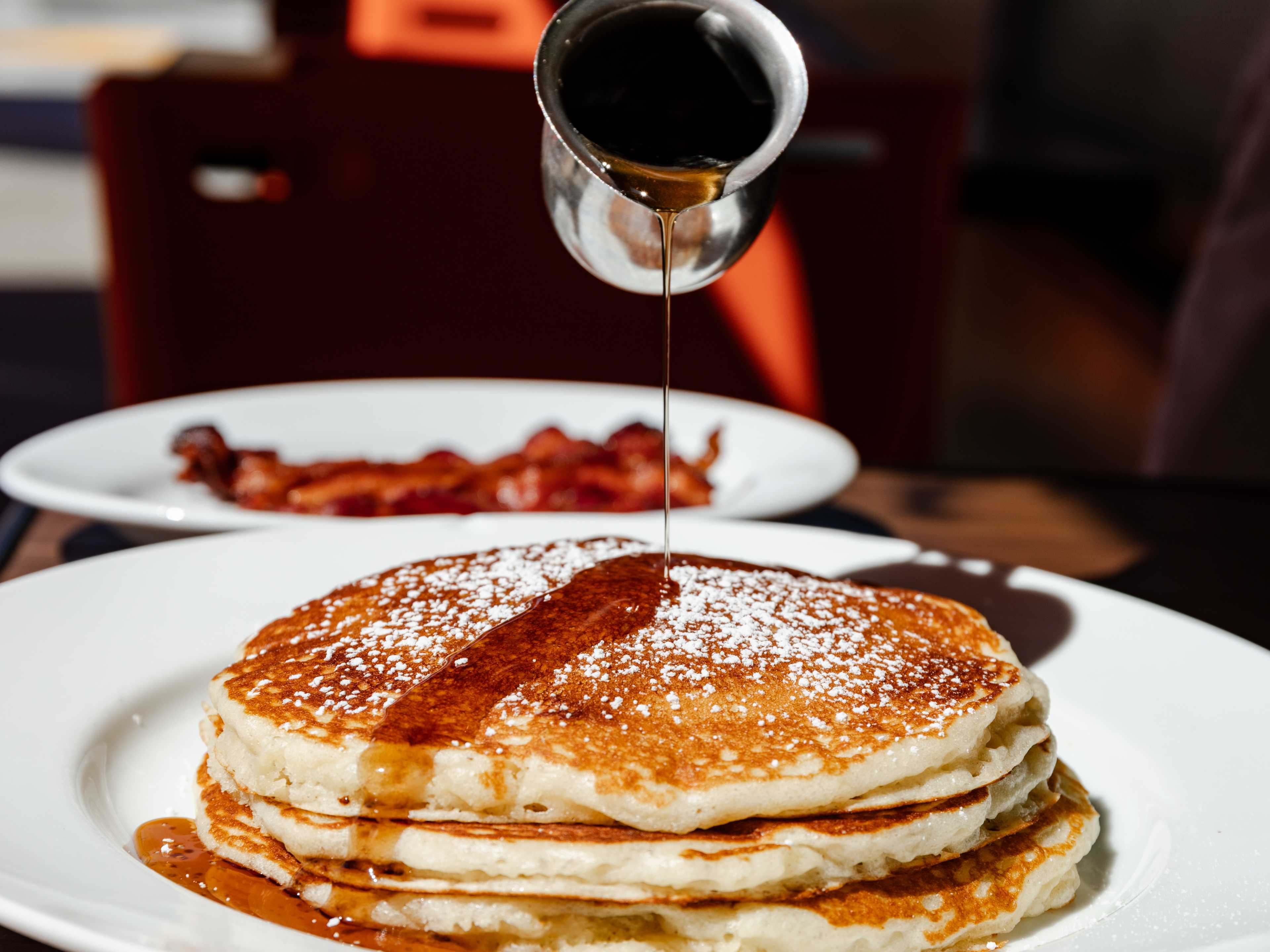 The Best Classic Diners In Los Angeles image