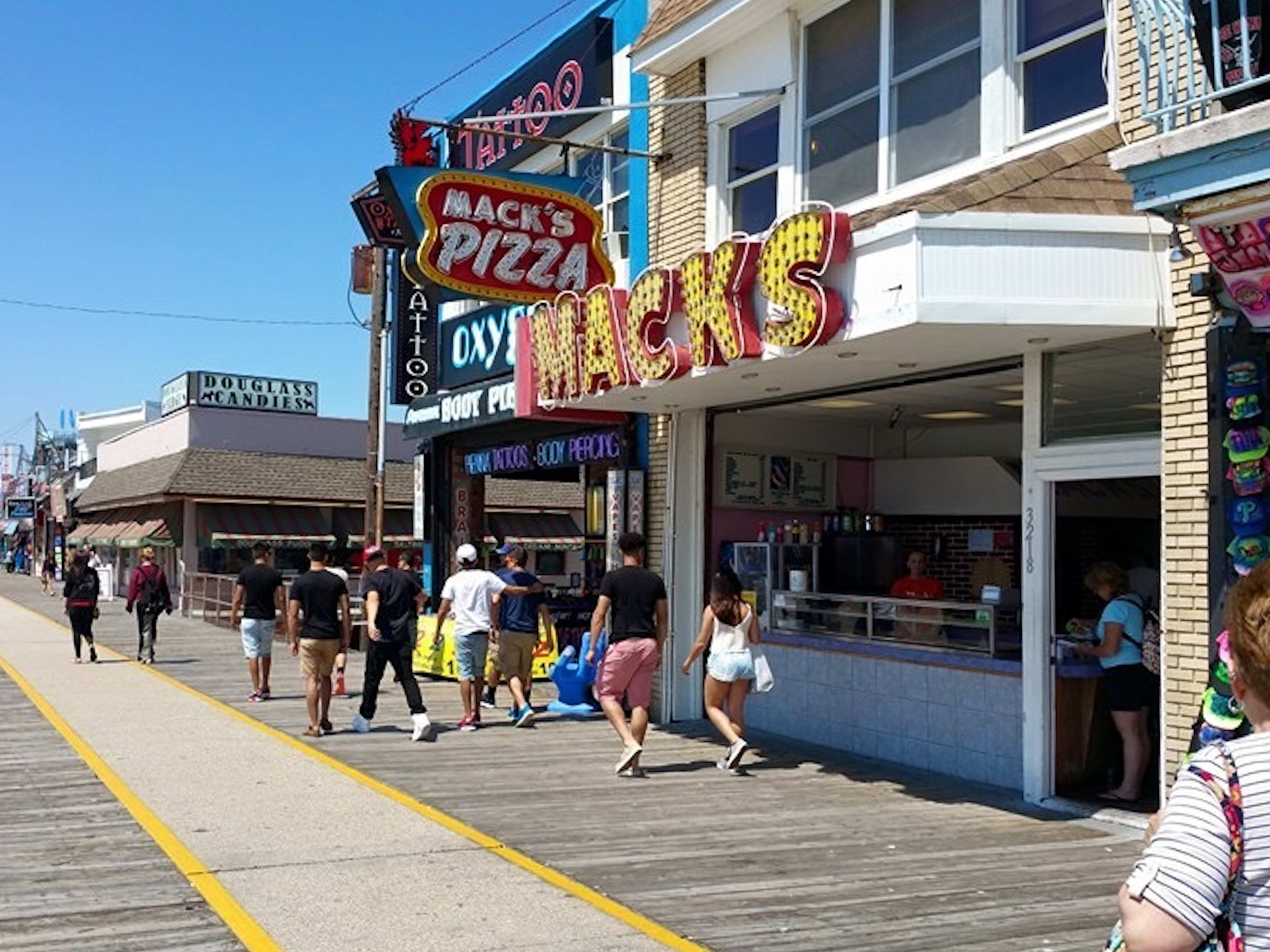 Mack’s Pizza Of Stone Harbor image