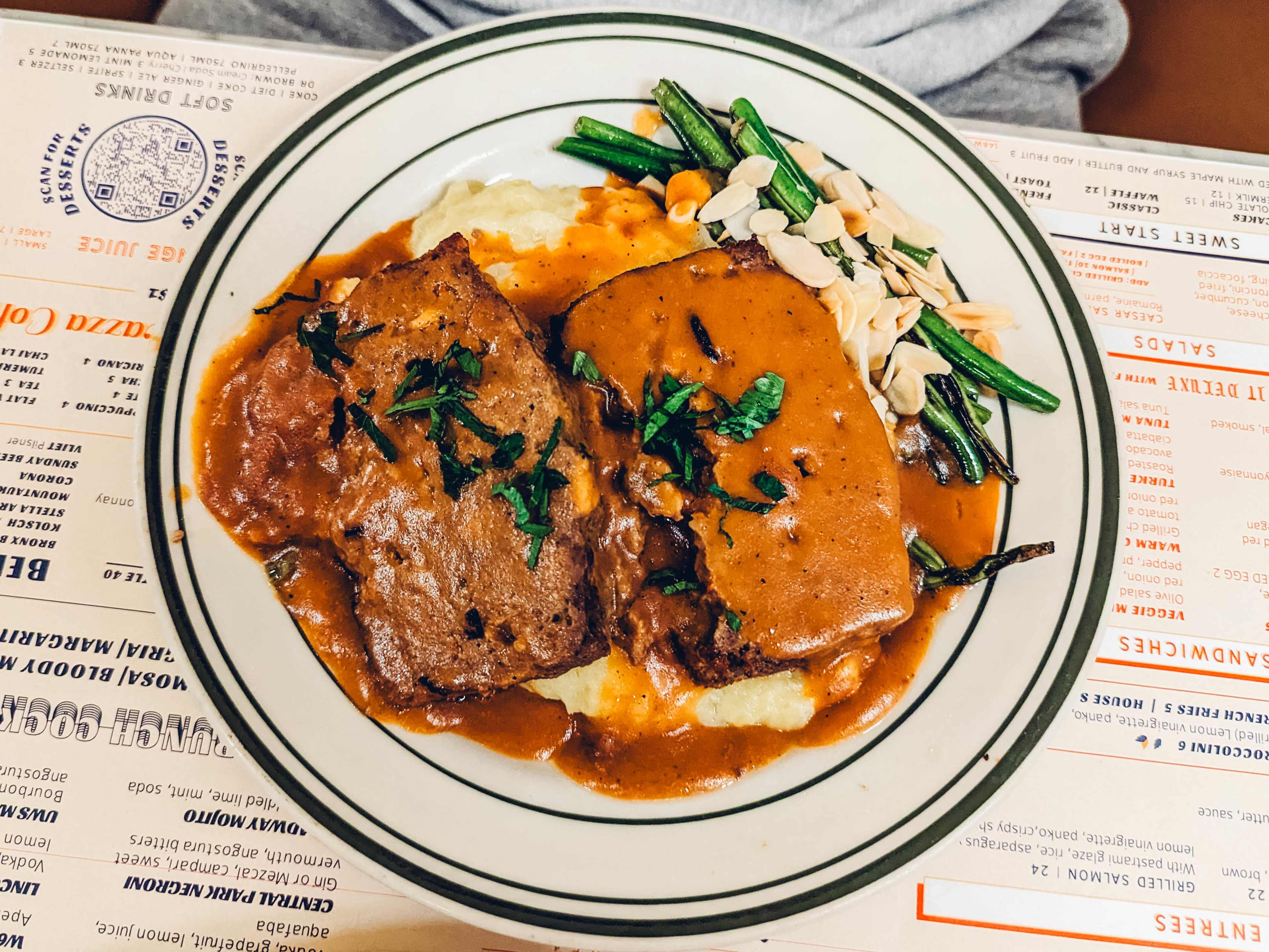 meatloaf with green beans and mashed potatoes