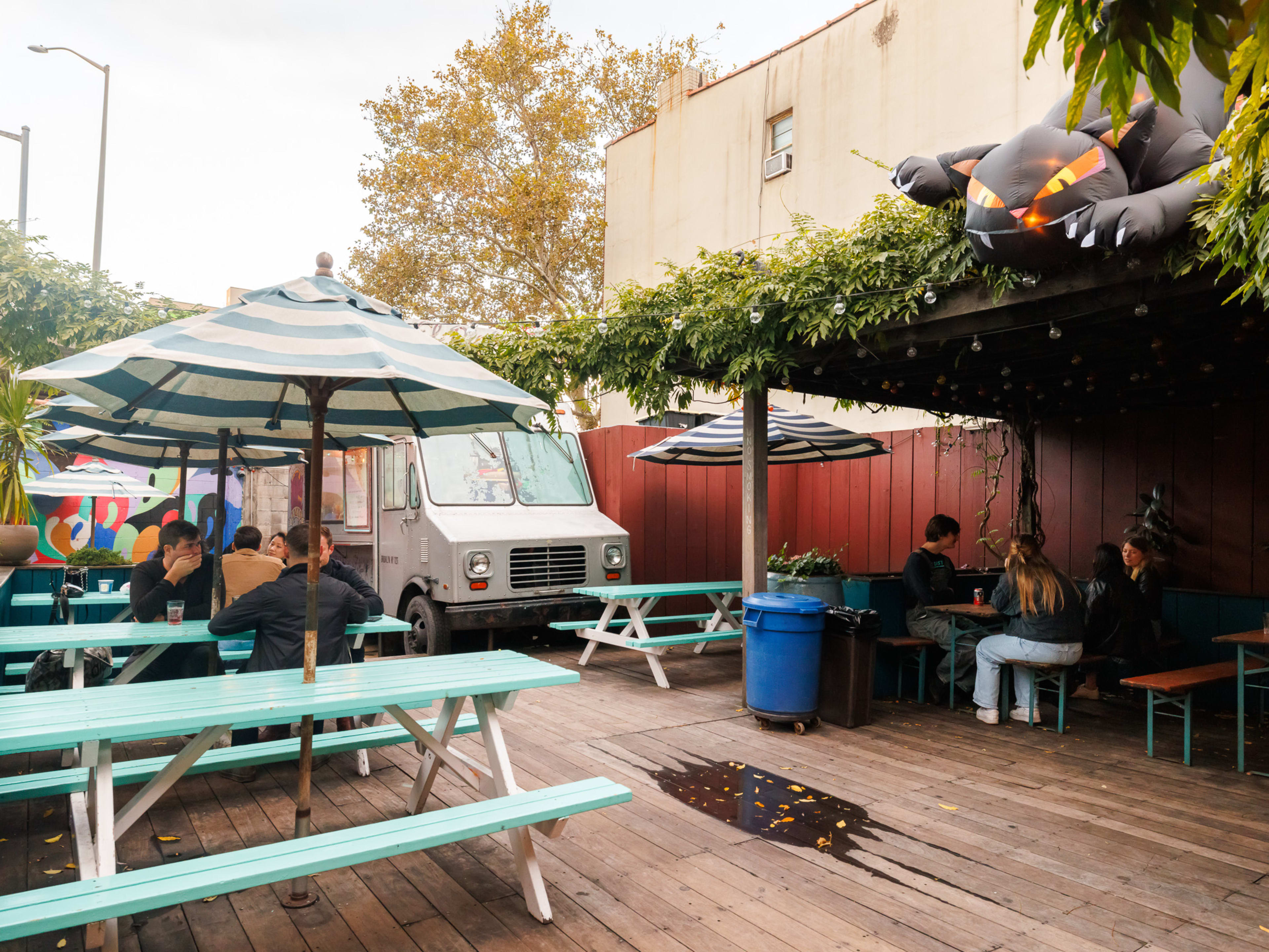 10 NYC Bars With Late Night Happy Hours New York The Infatuation