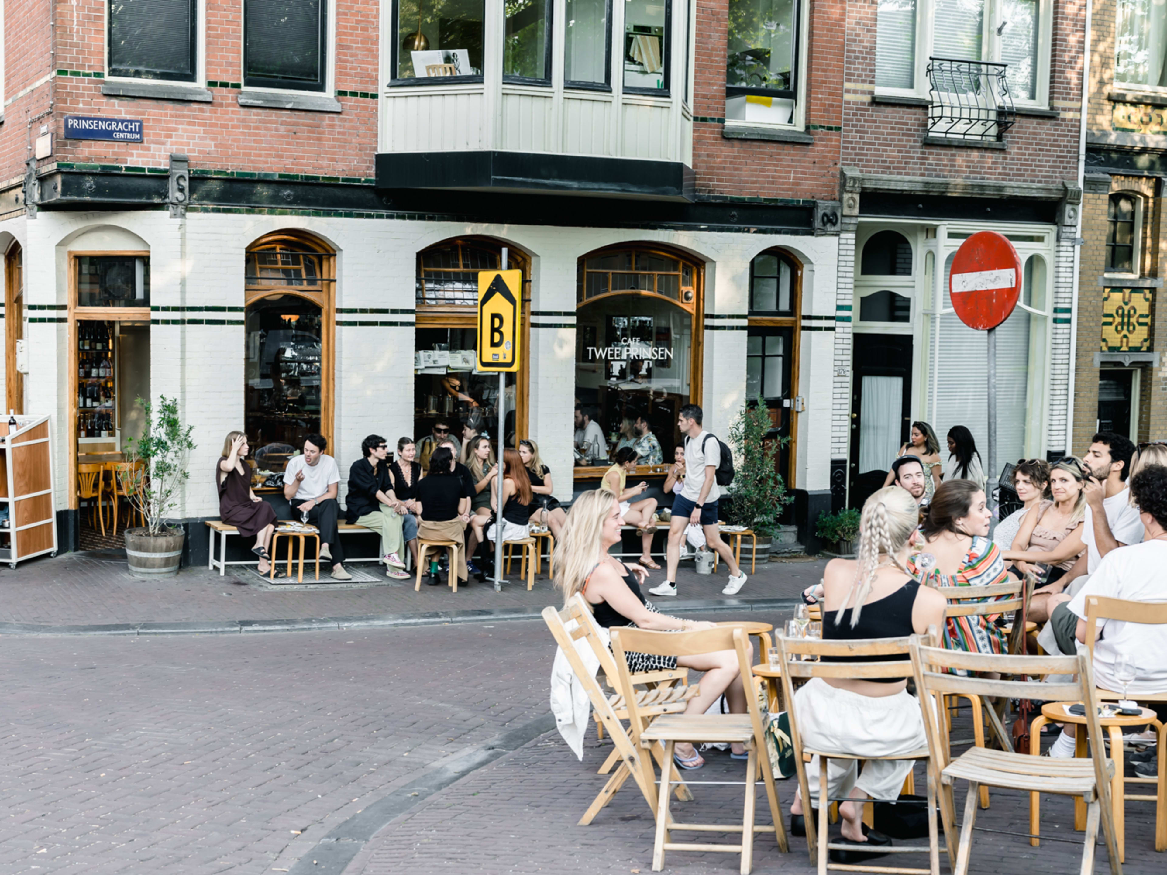 The exterior of Café Twee Prinsen in Amsterdam