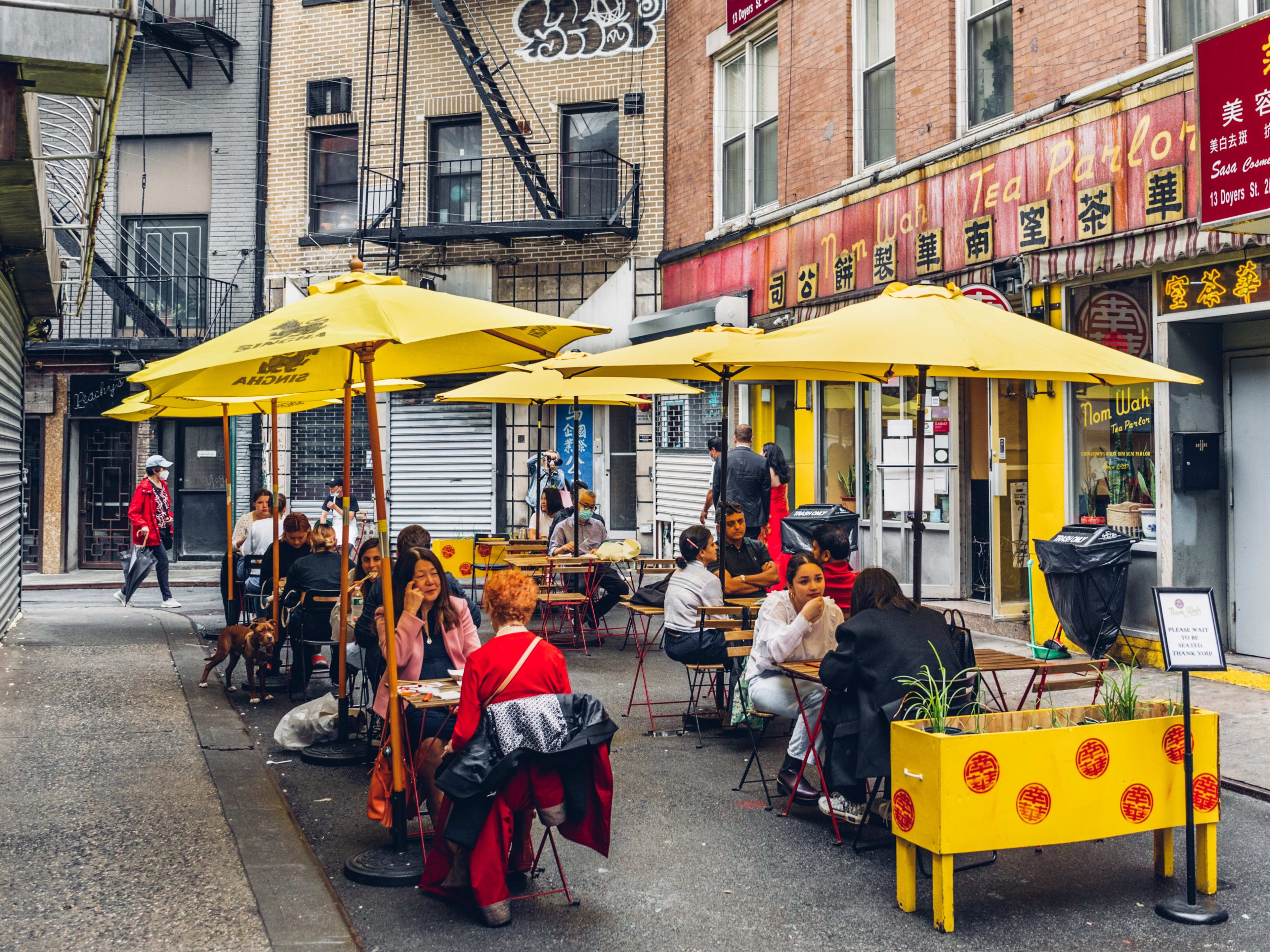 Where To Eat Outside In Chinatown guide image