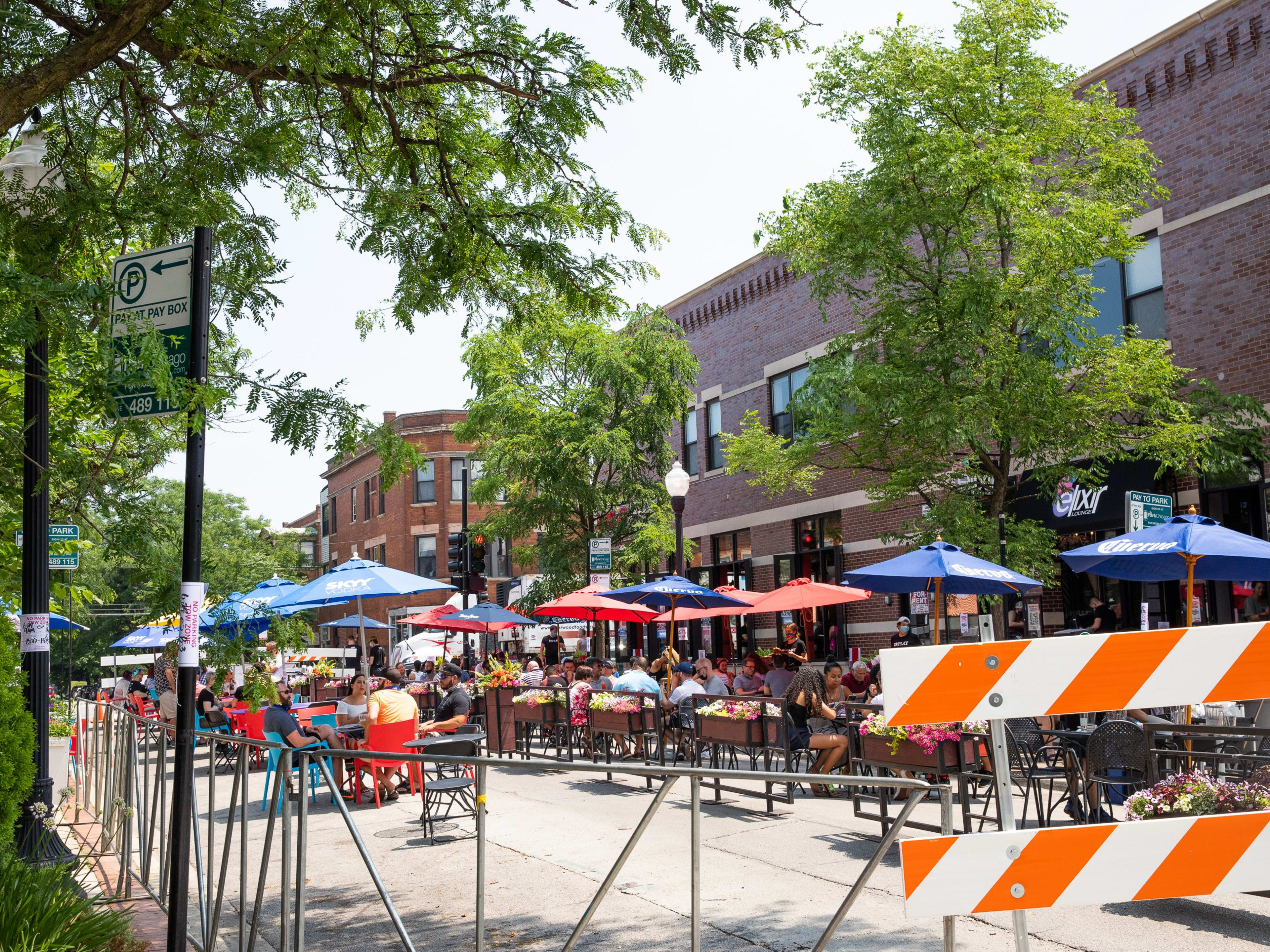 Chicago’s Outdoor Restaurant Reopenings, In Pictures. image