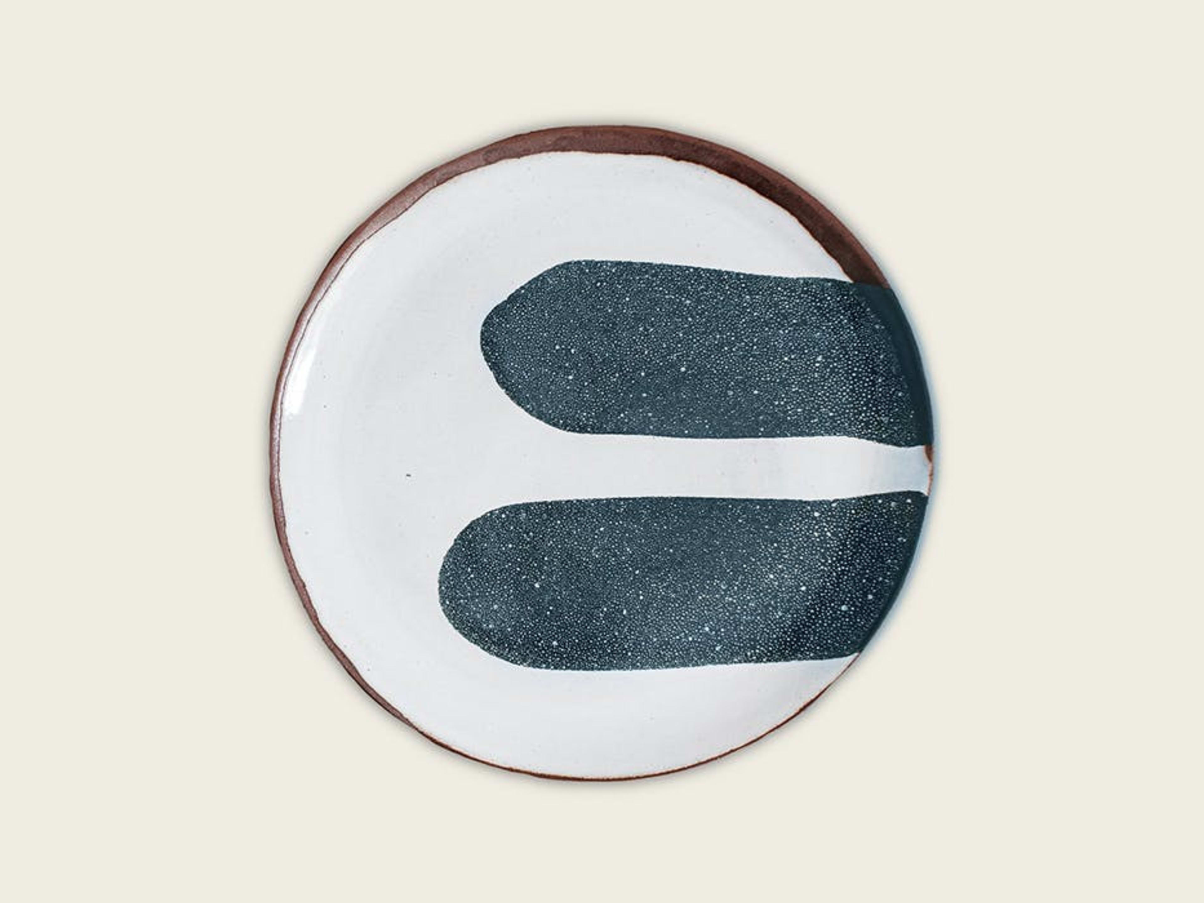 Now Is The Best Time To Get Some Proper, Nice Looking Dinner Plates image