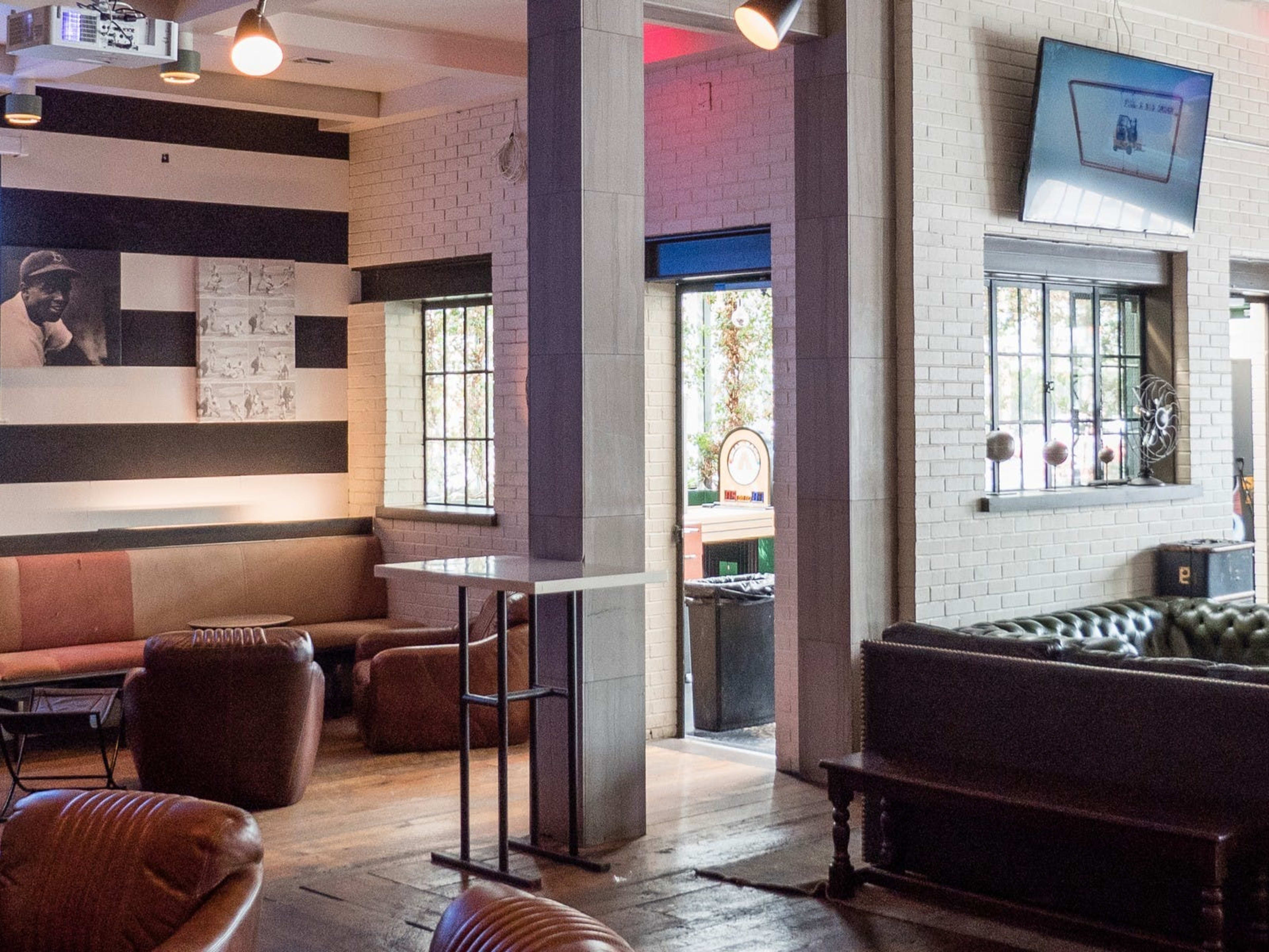 The Best Austin Bars For Gameday - Austin - The Infatuation