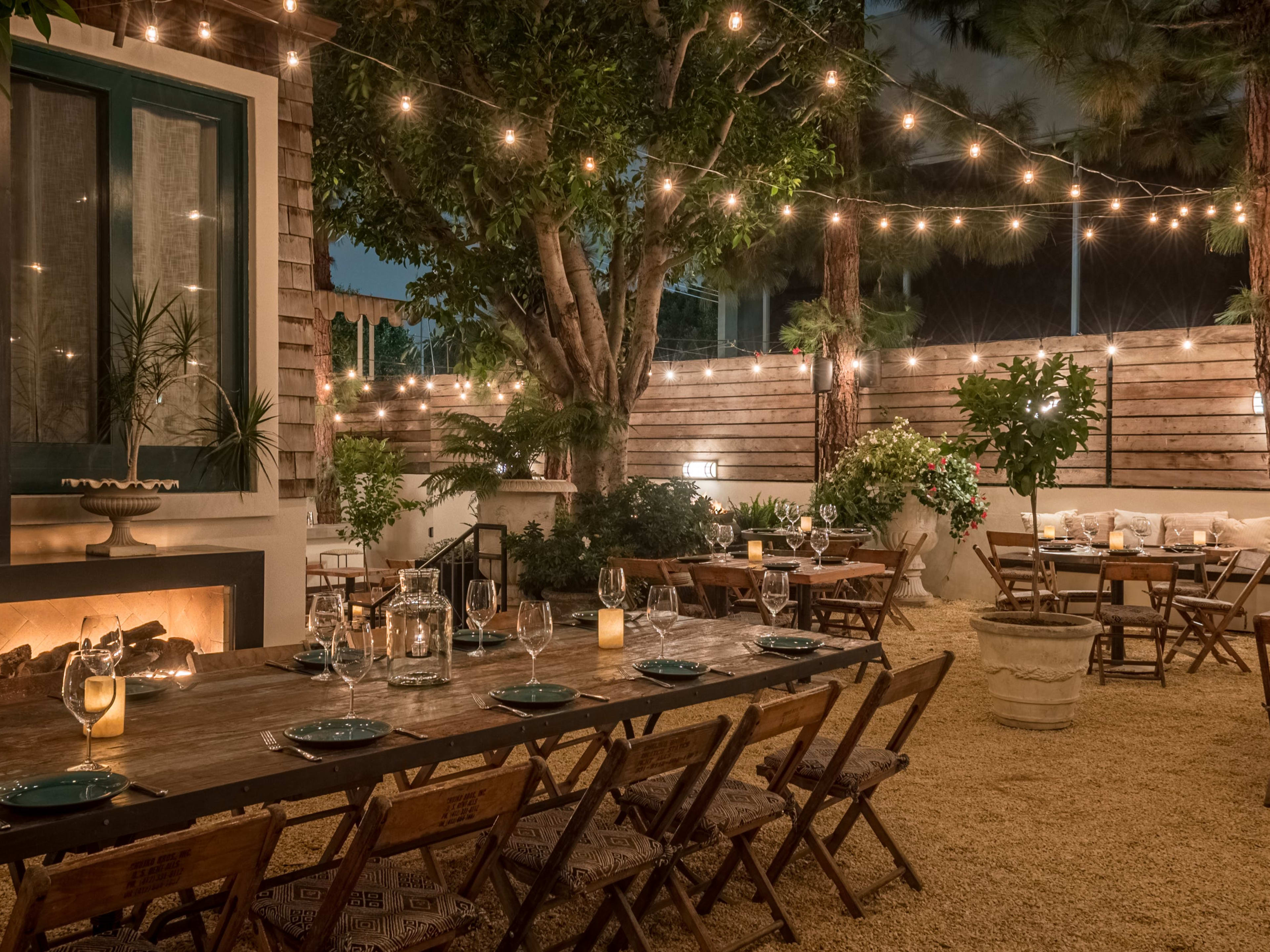 Where To Eat Outside In Santa Monica image