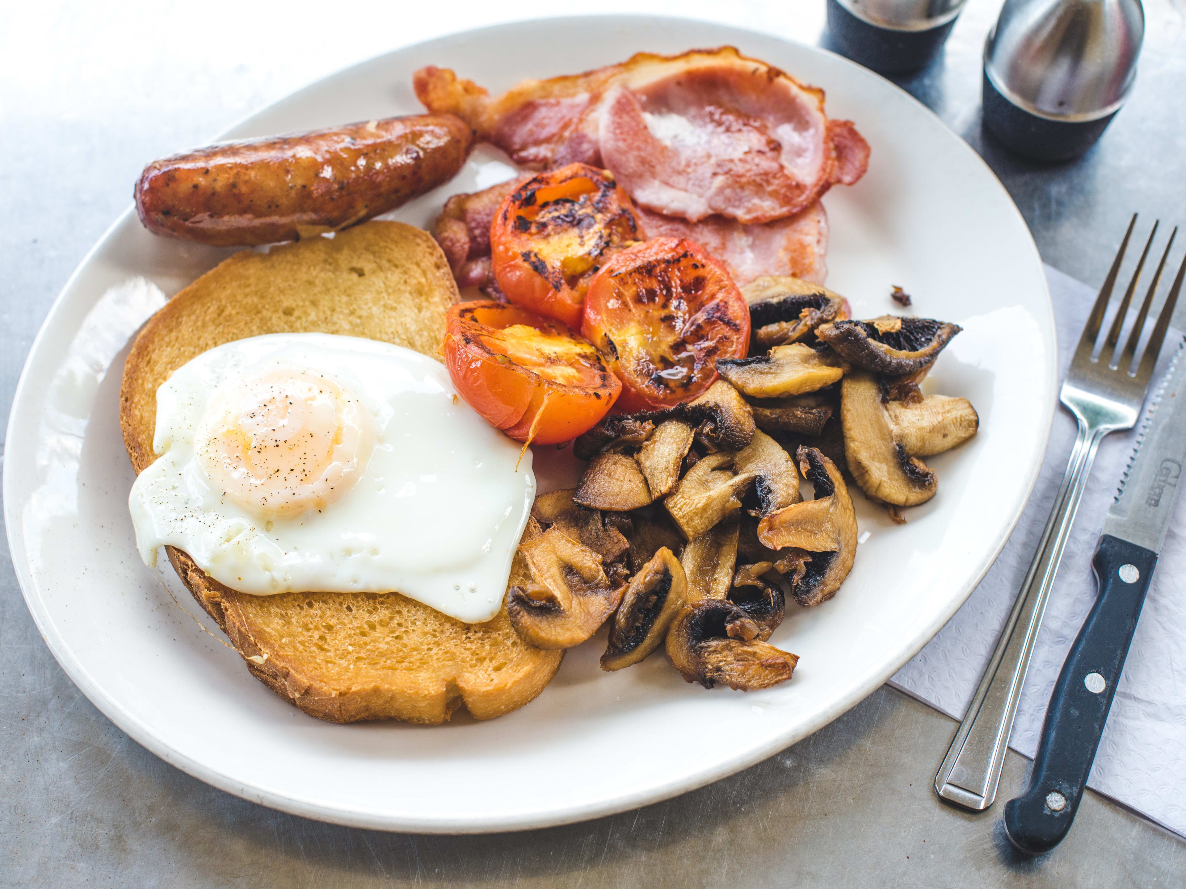 A full English breakfast plate from E Pellici.