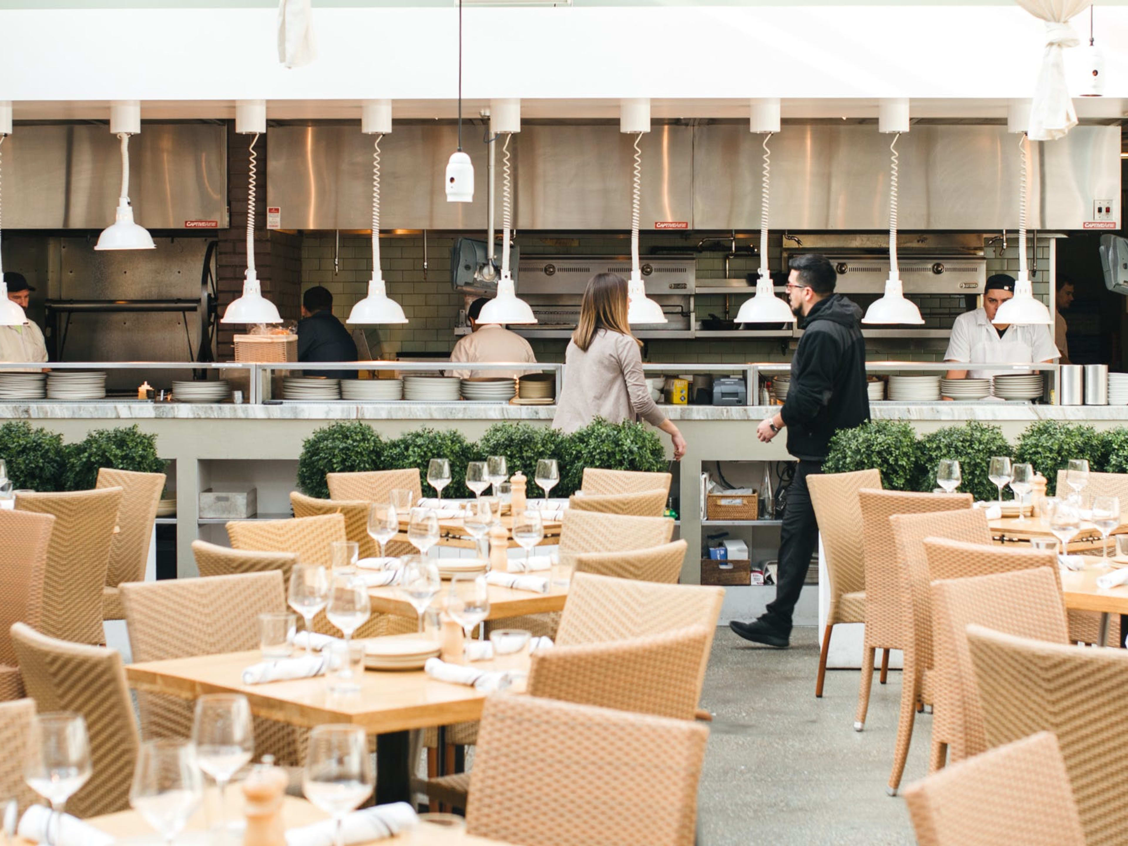 Summer House Santa Monica Review Lincoln Park Chicago The Infatuation