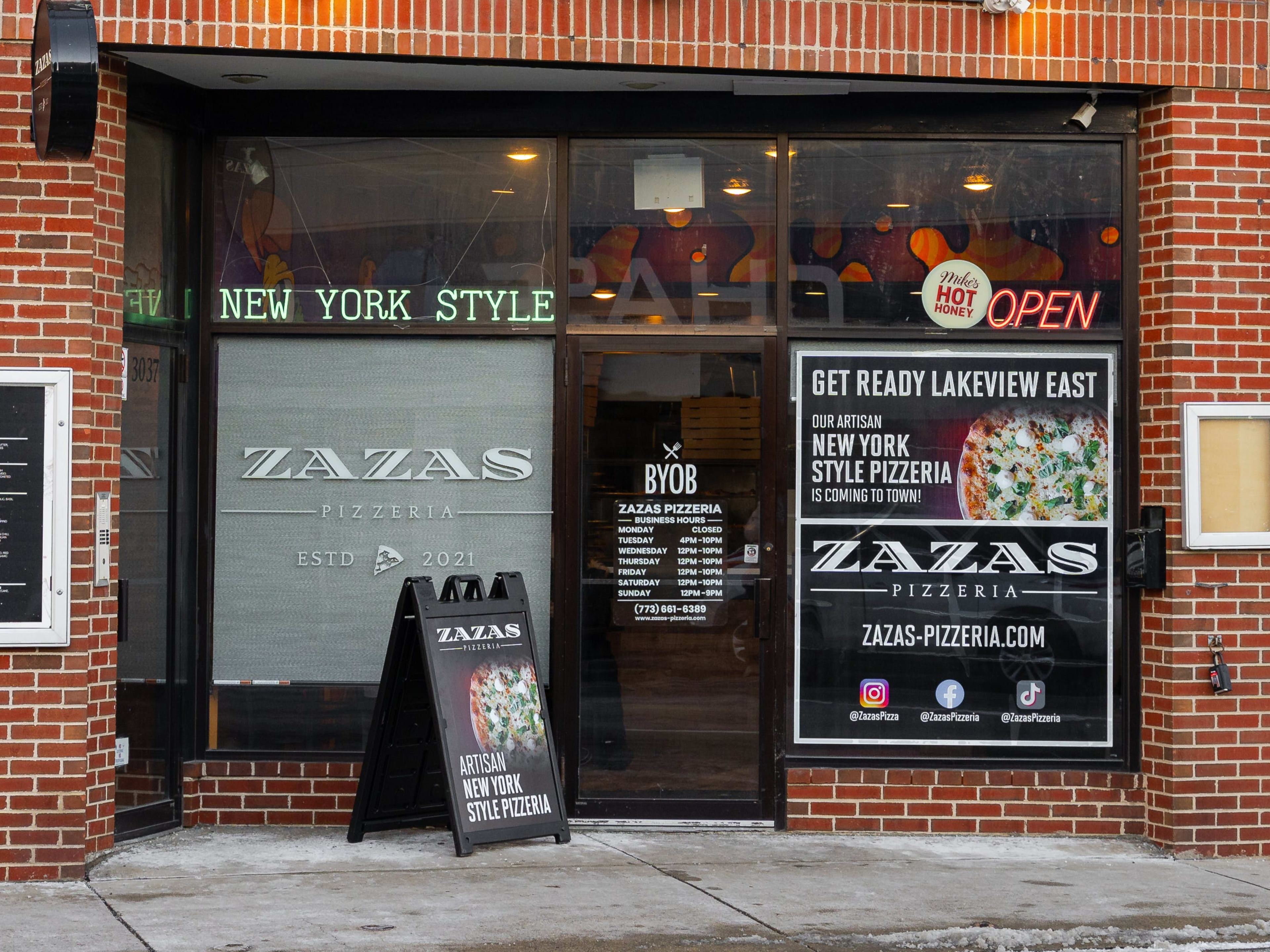 Zazas Pizzeria image