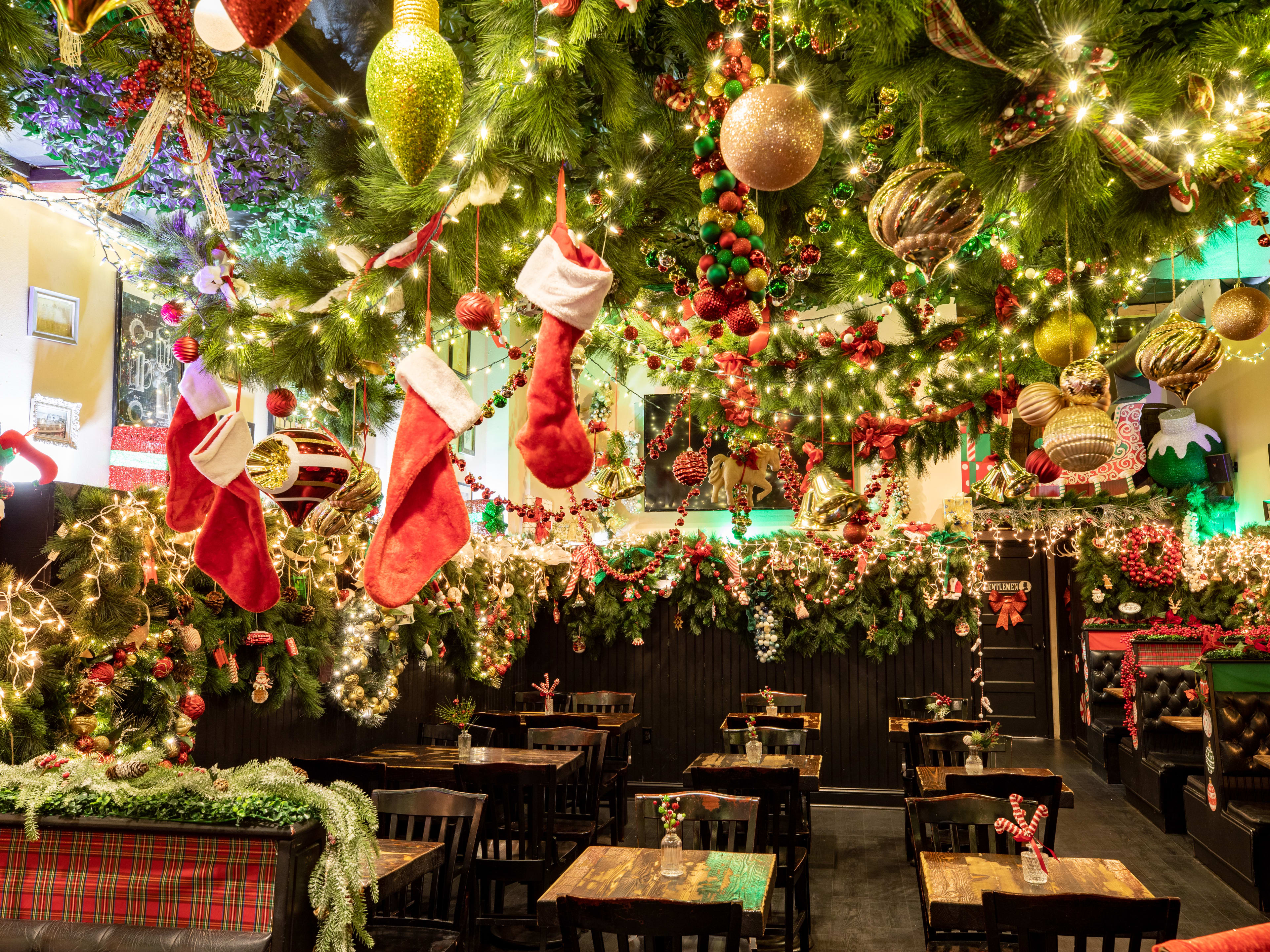 Philly’s Best Winter Bars, Ranked By Christmas Spirit  image