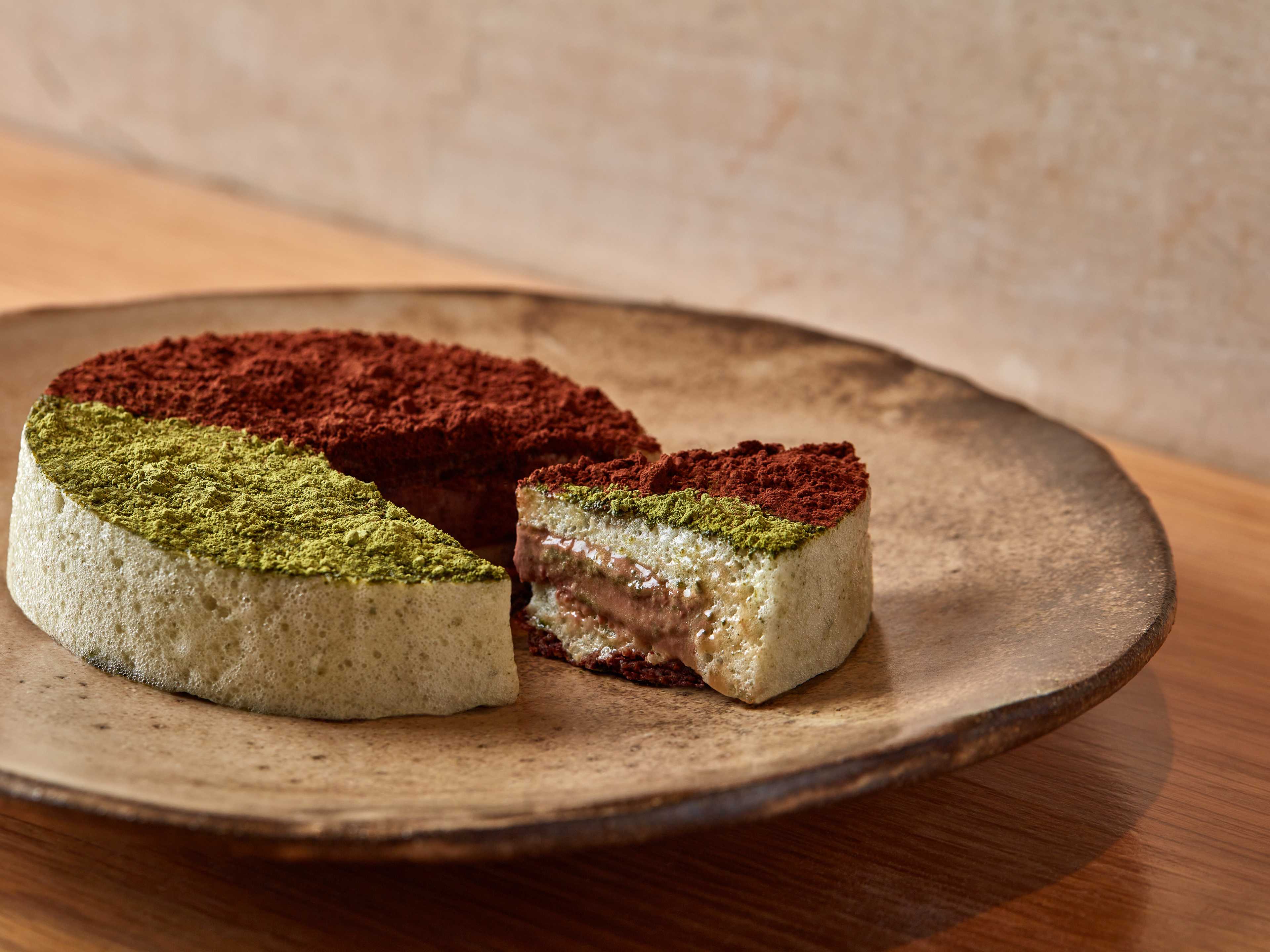 Matcha sponge cake at Alapar