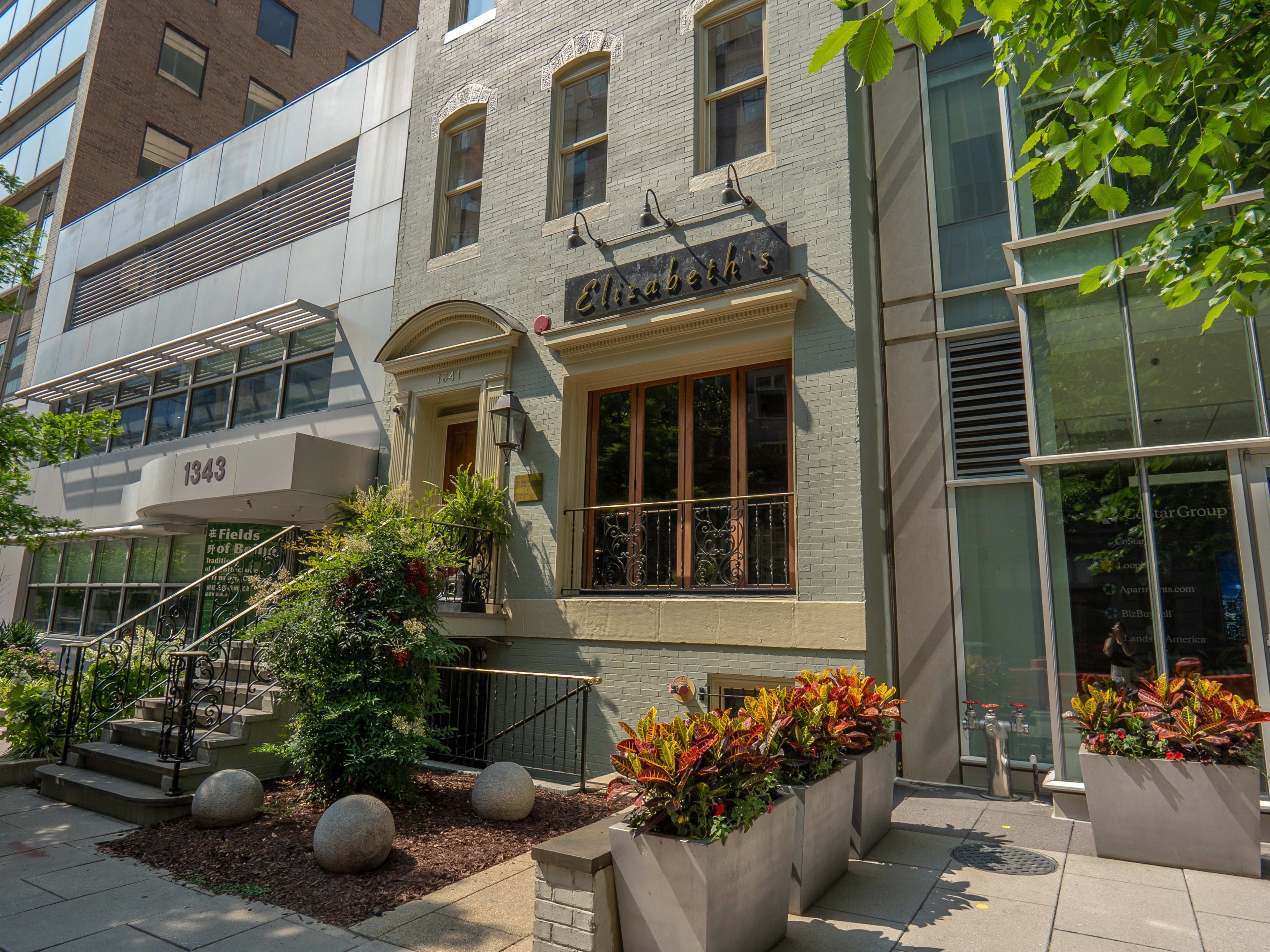 exterior of restaurant in old townhouse