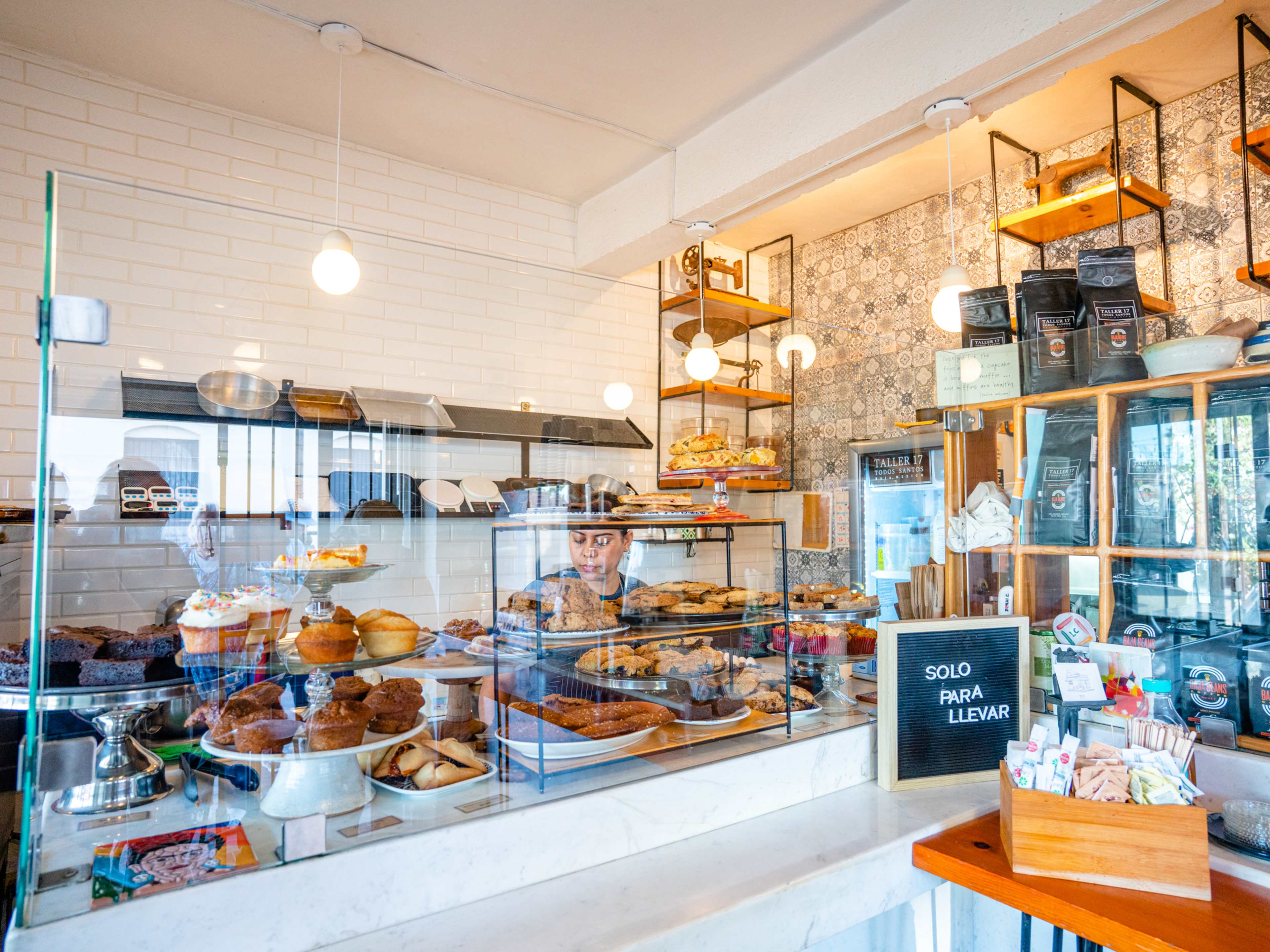 Pastry case and coffee counter at Taller 17