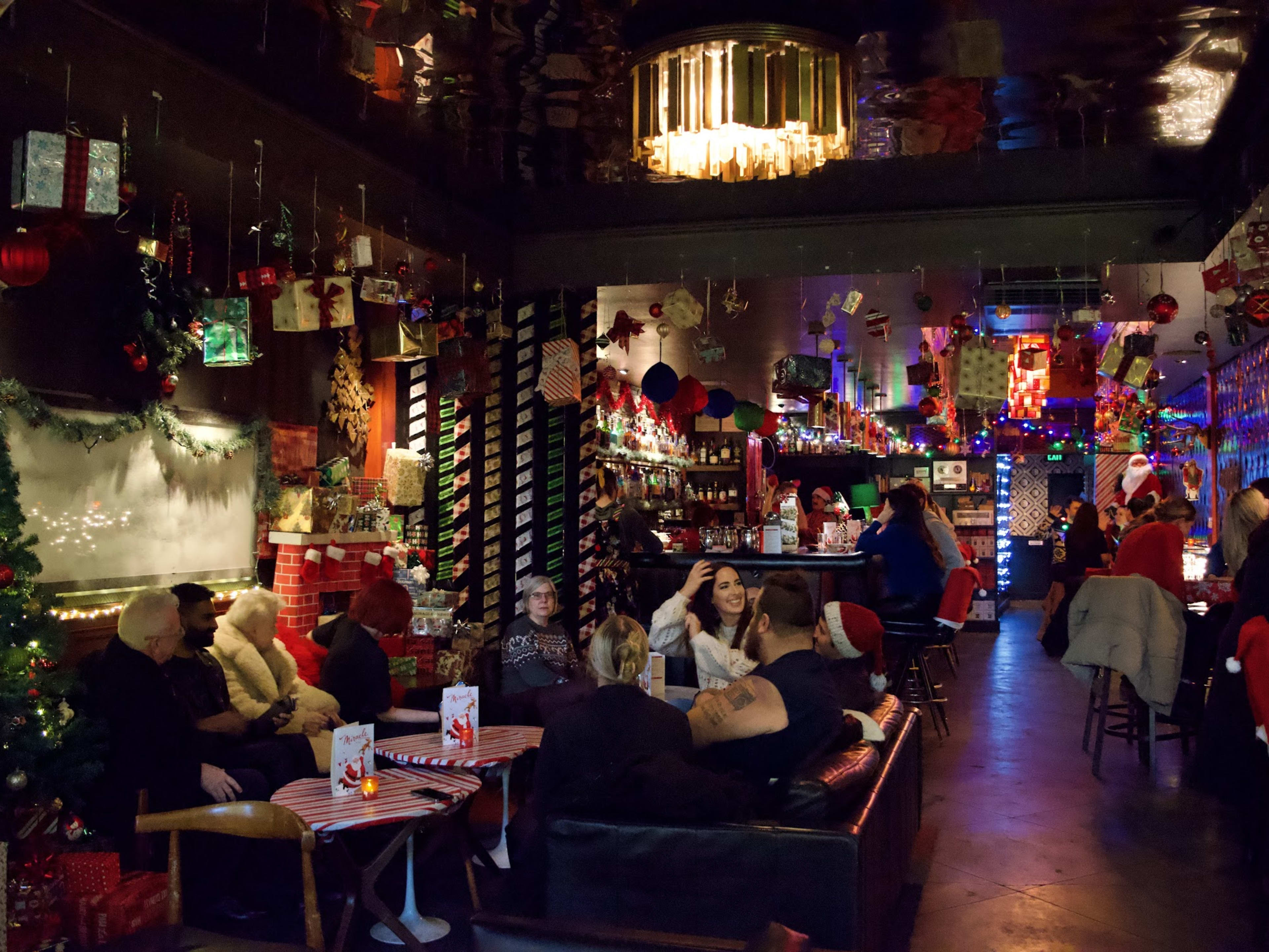 9 Seattle Bars Where You Can Get Into The Holiday Spirit image