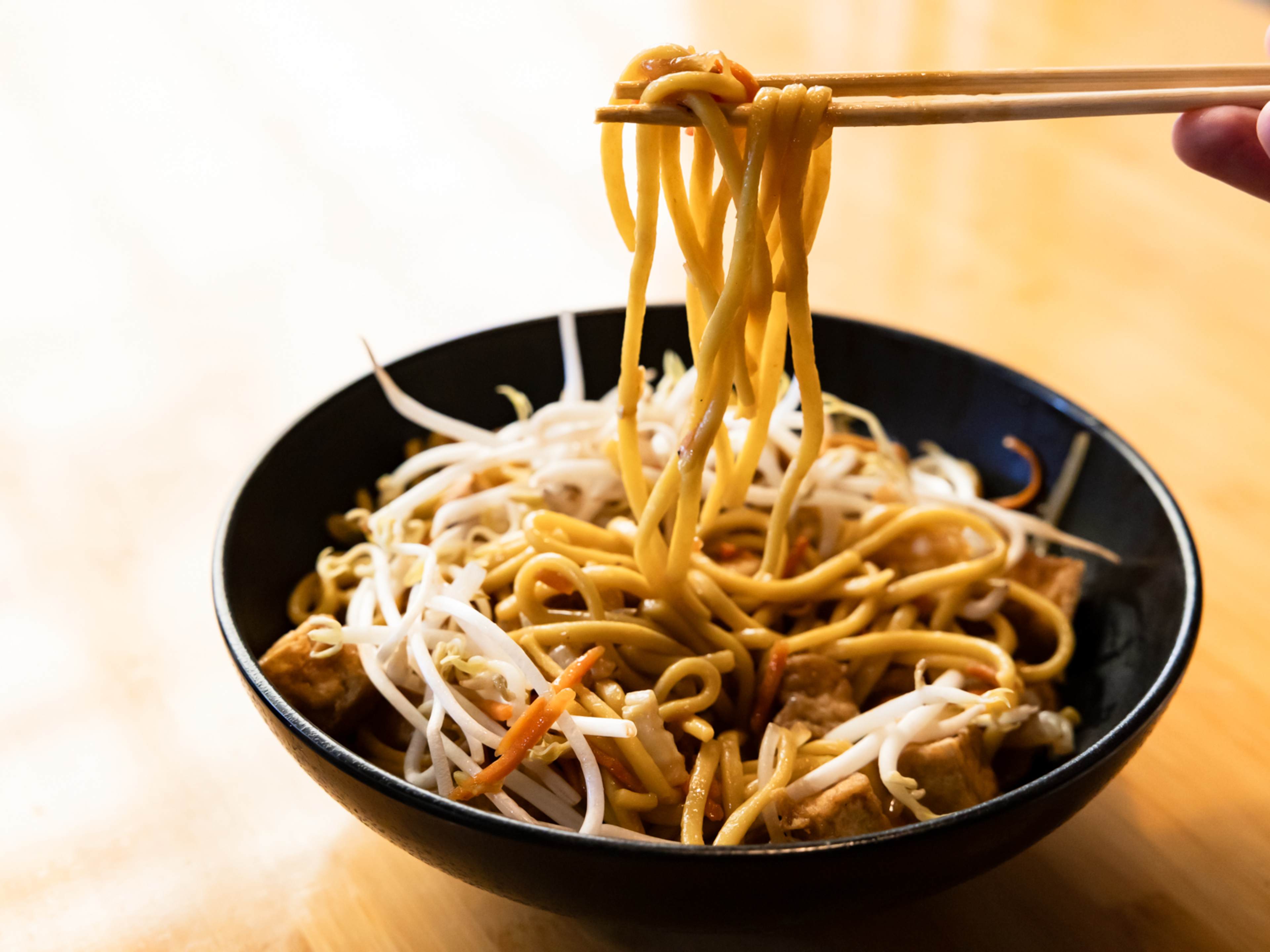 lo mein noodles