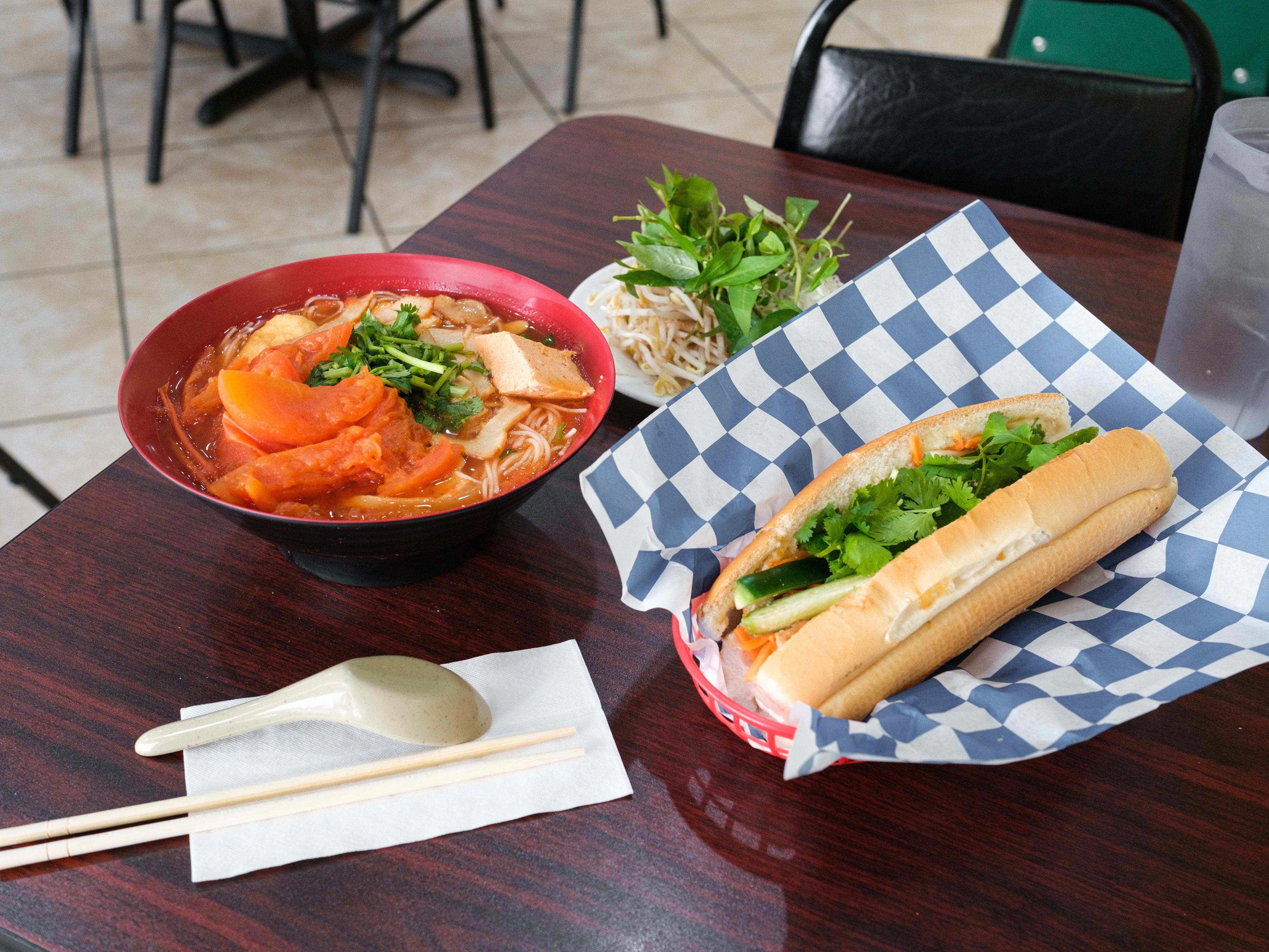 Duy Sandwiches image