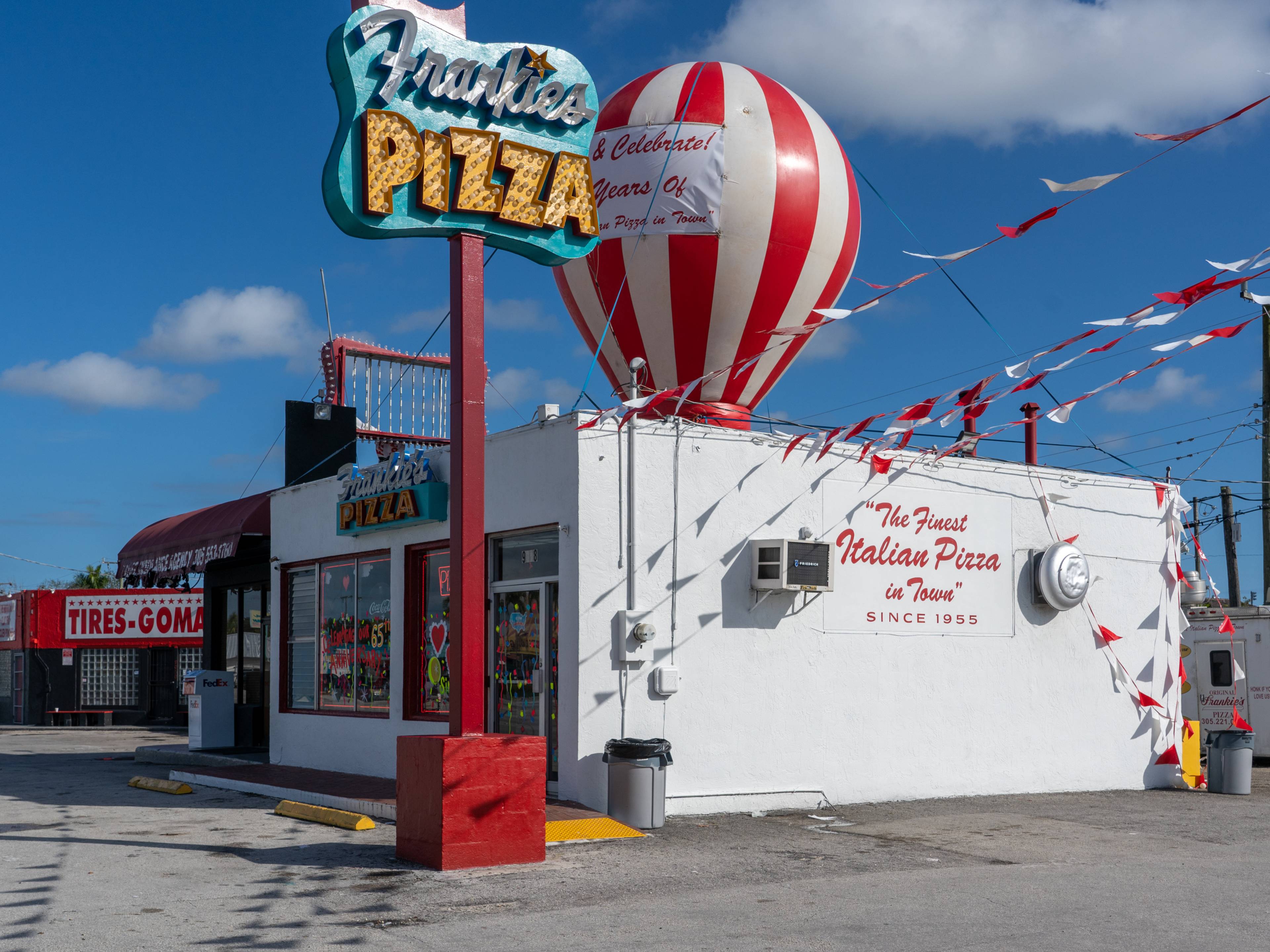 retro pizza shop exterior