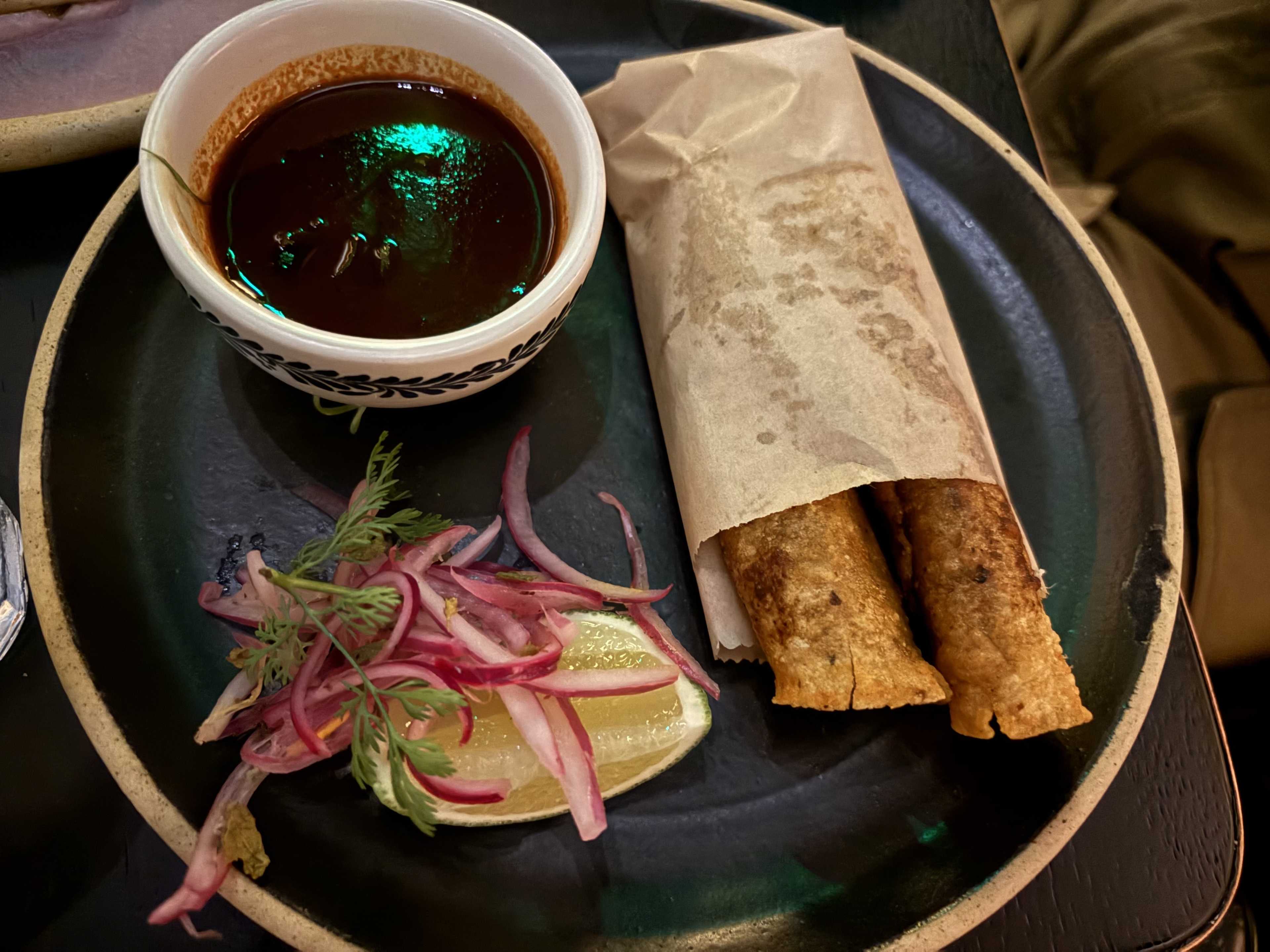 La Jefa nails everything from cocktails to conchas - Review