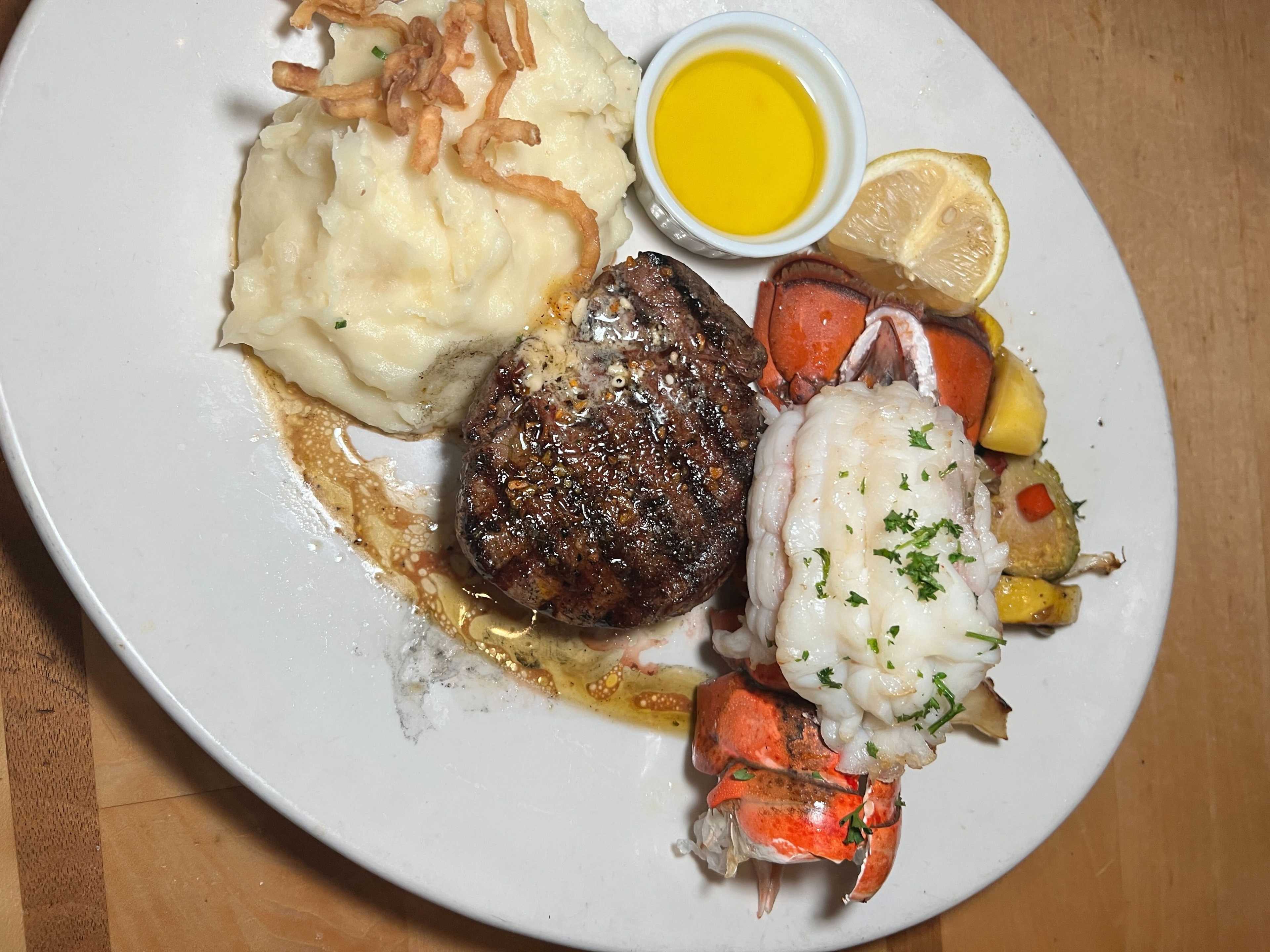 The Touristy Waterfront Seafood Restaurant Power Rankings - Seattle ...