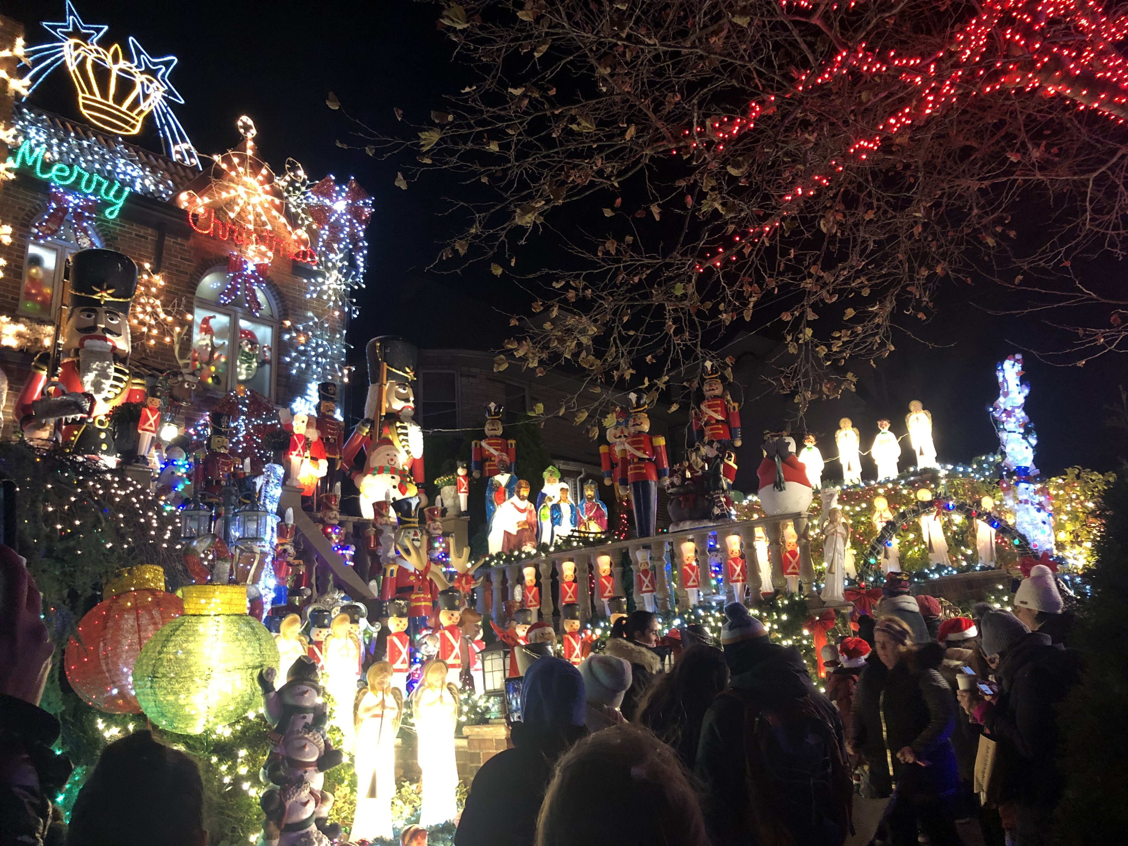 Where To Eat Near The Dyker Heights Christmas Lights  guide image