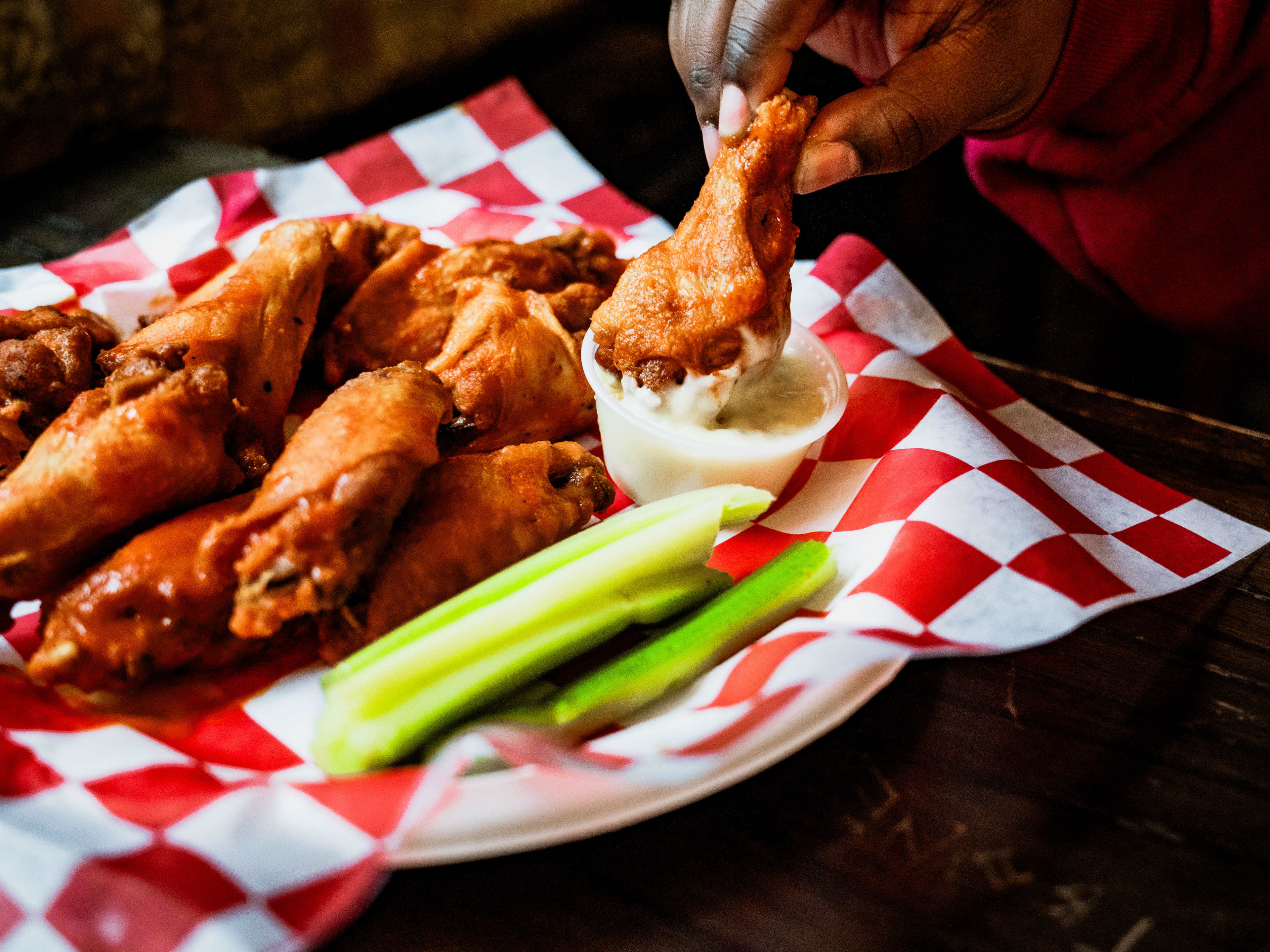 This is a plate of wings from Kelliann's Bar and Grill.