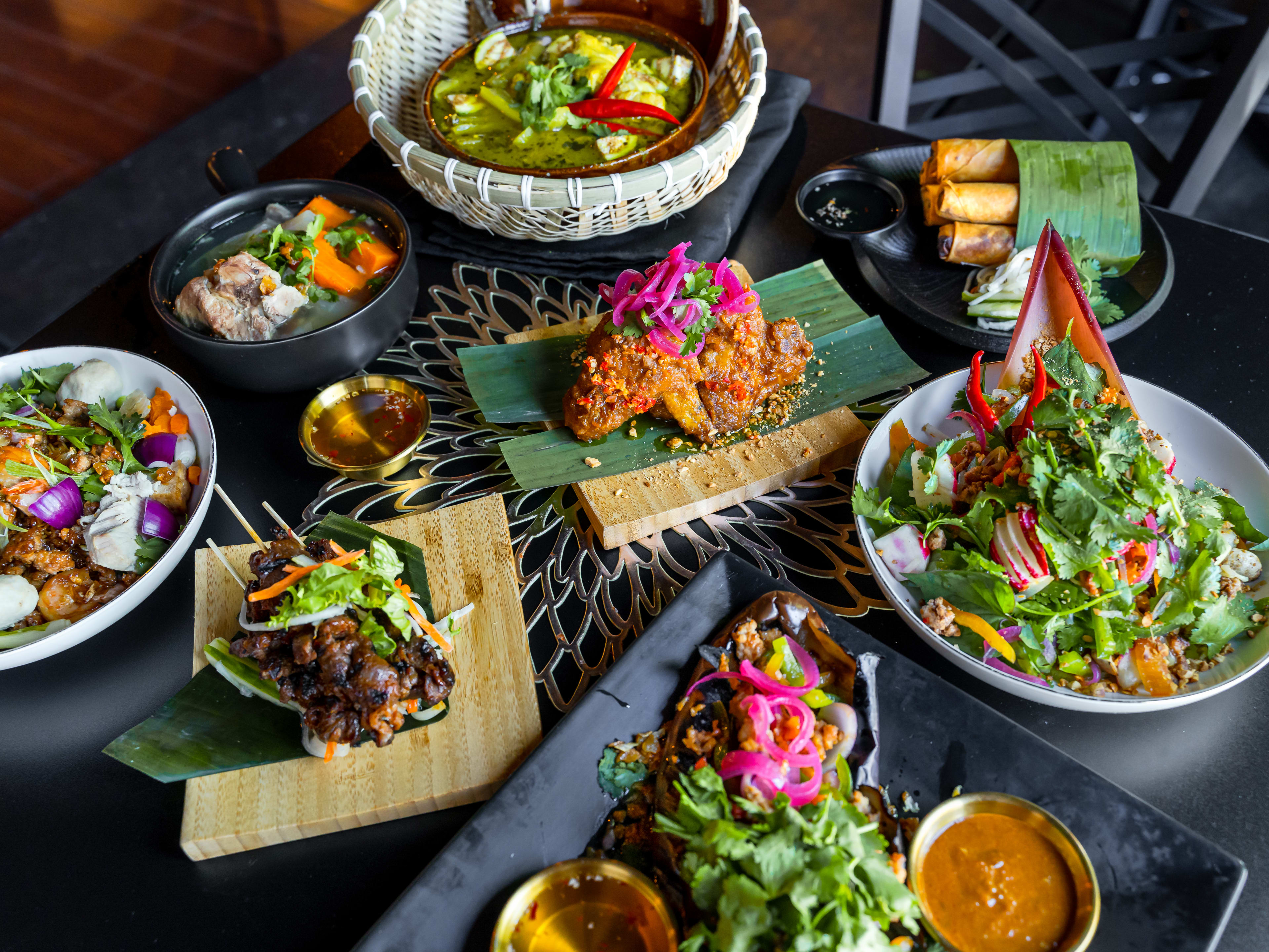 The 19 Best Chicago Restaurants For An Affordable Date Chicago The