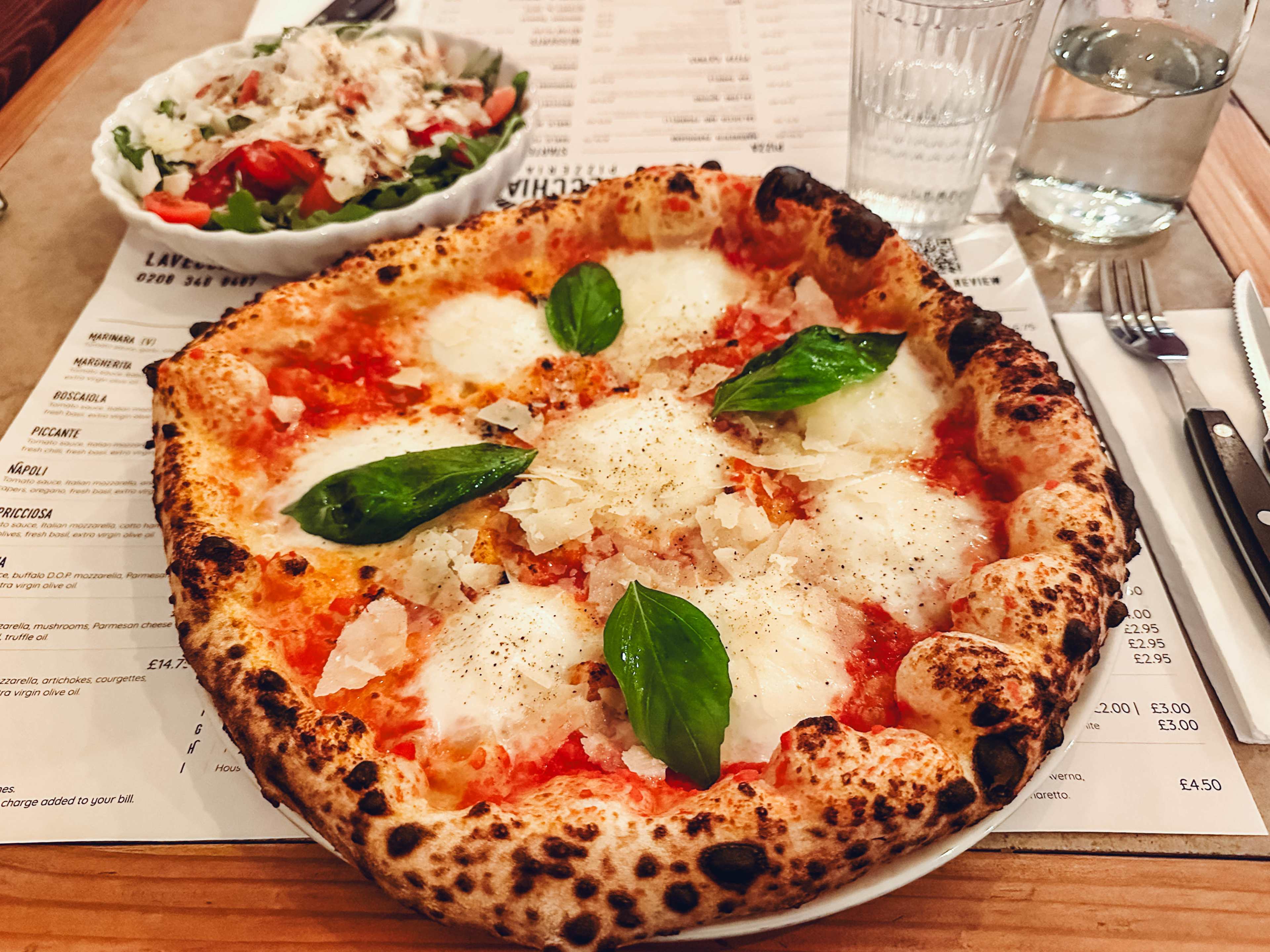 la-vecchia-pizzeria-review-crouch-end-london-the-infatuation