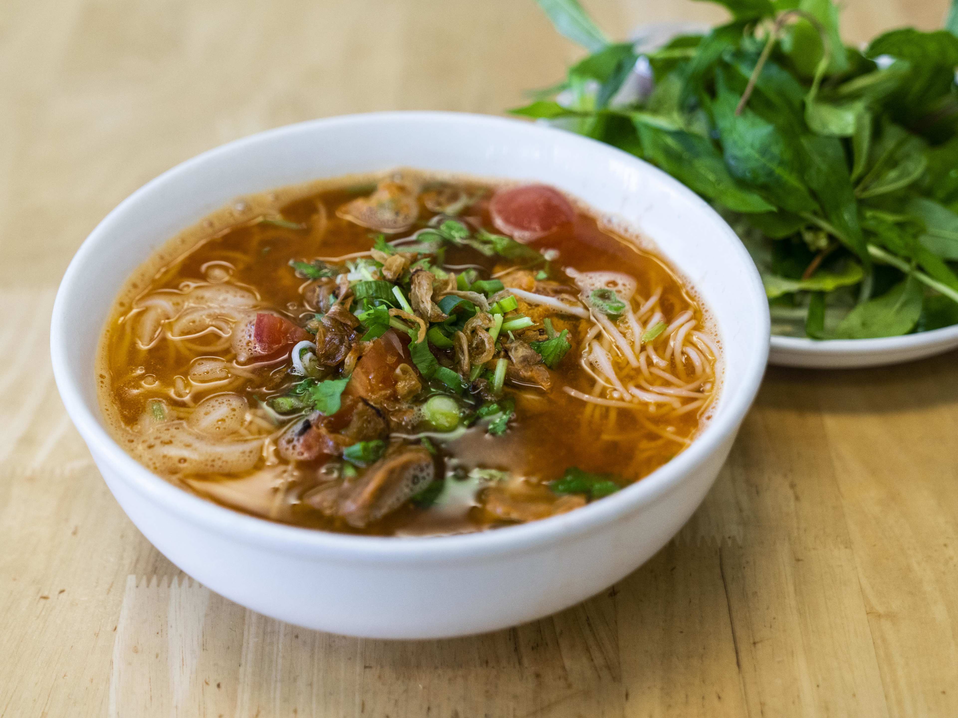 The bun rieu at Mong Thu