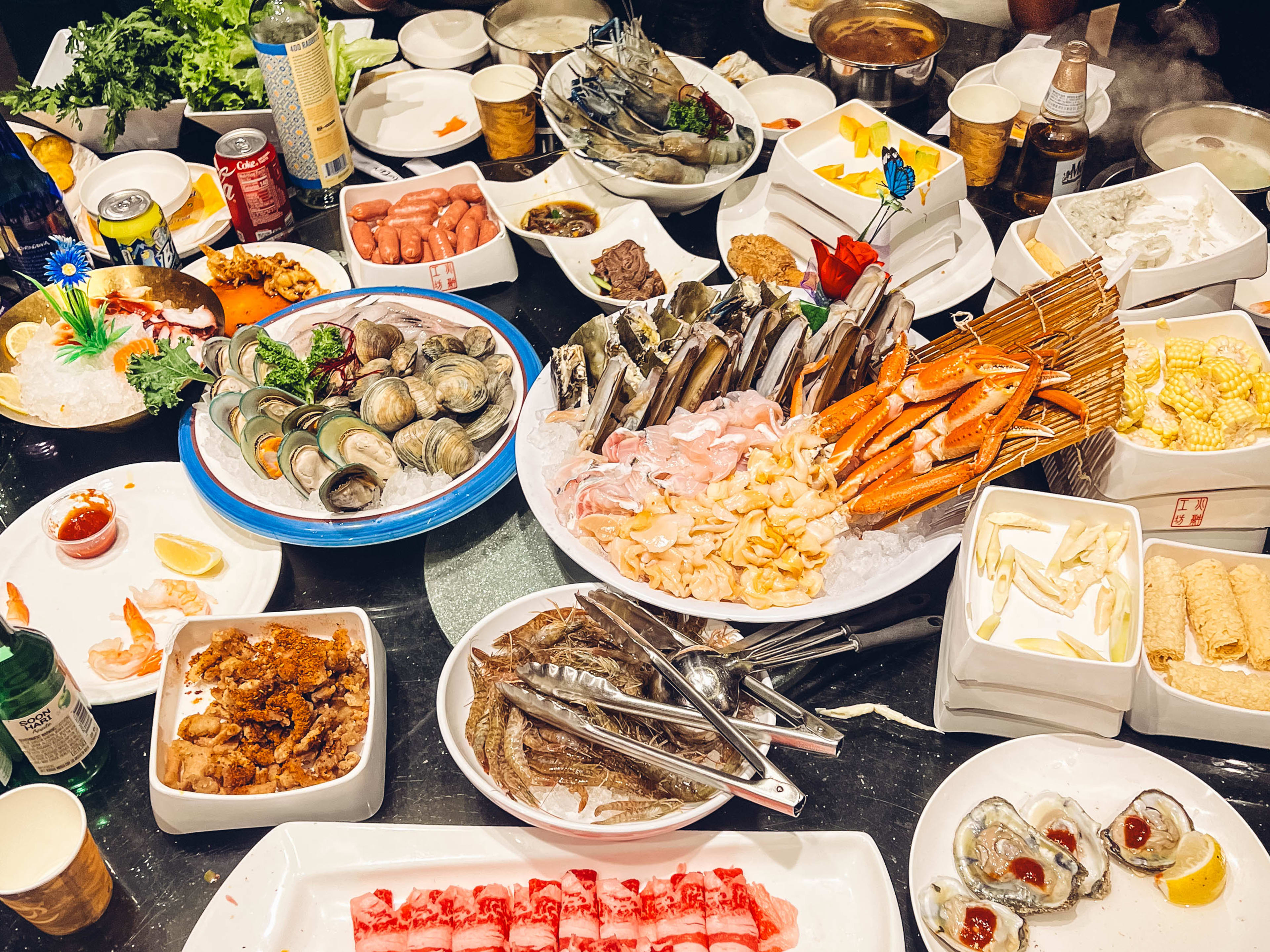 A spread of food at Xi Yue Hui.