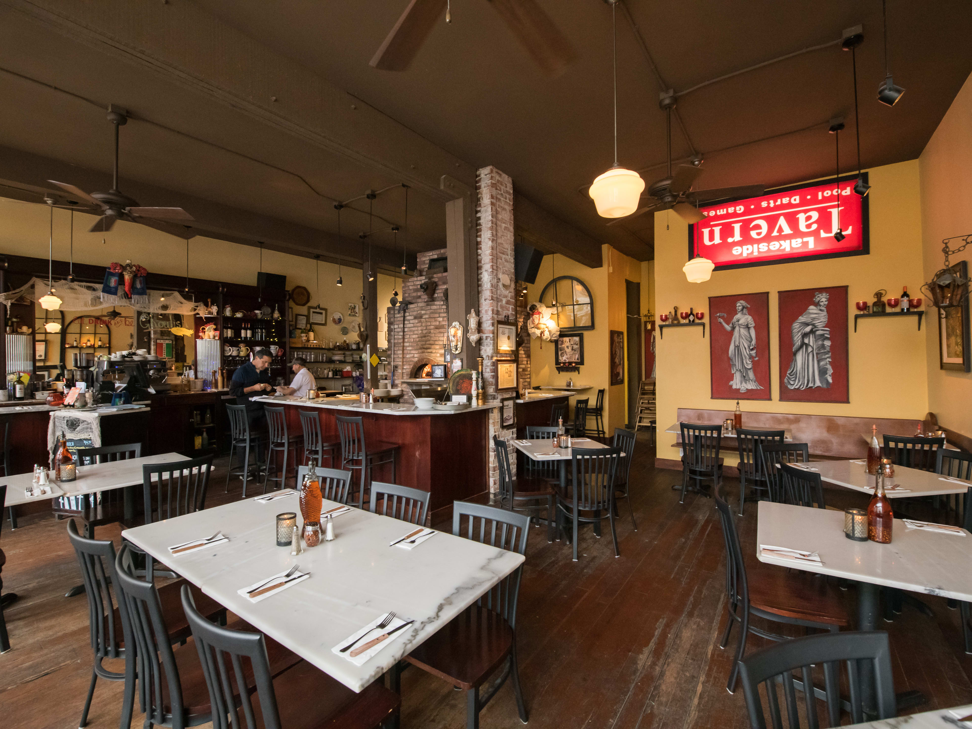 dining room of Pizzeria Pulcinella