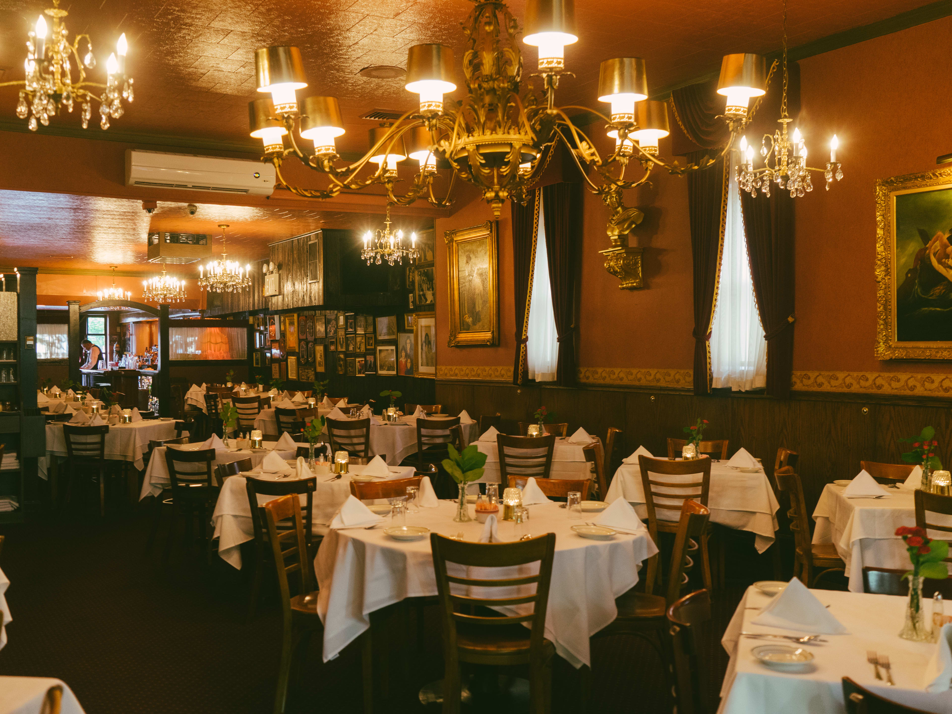 The interior of Bamonte's.