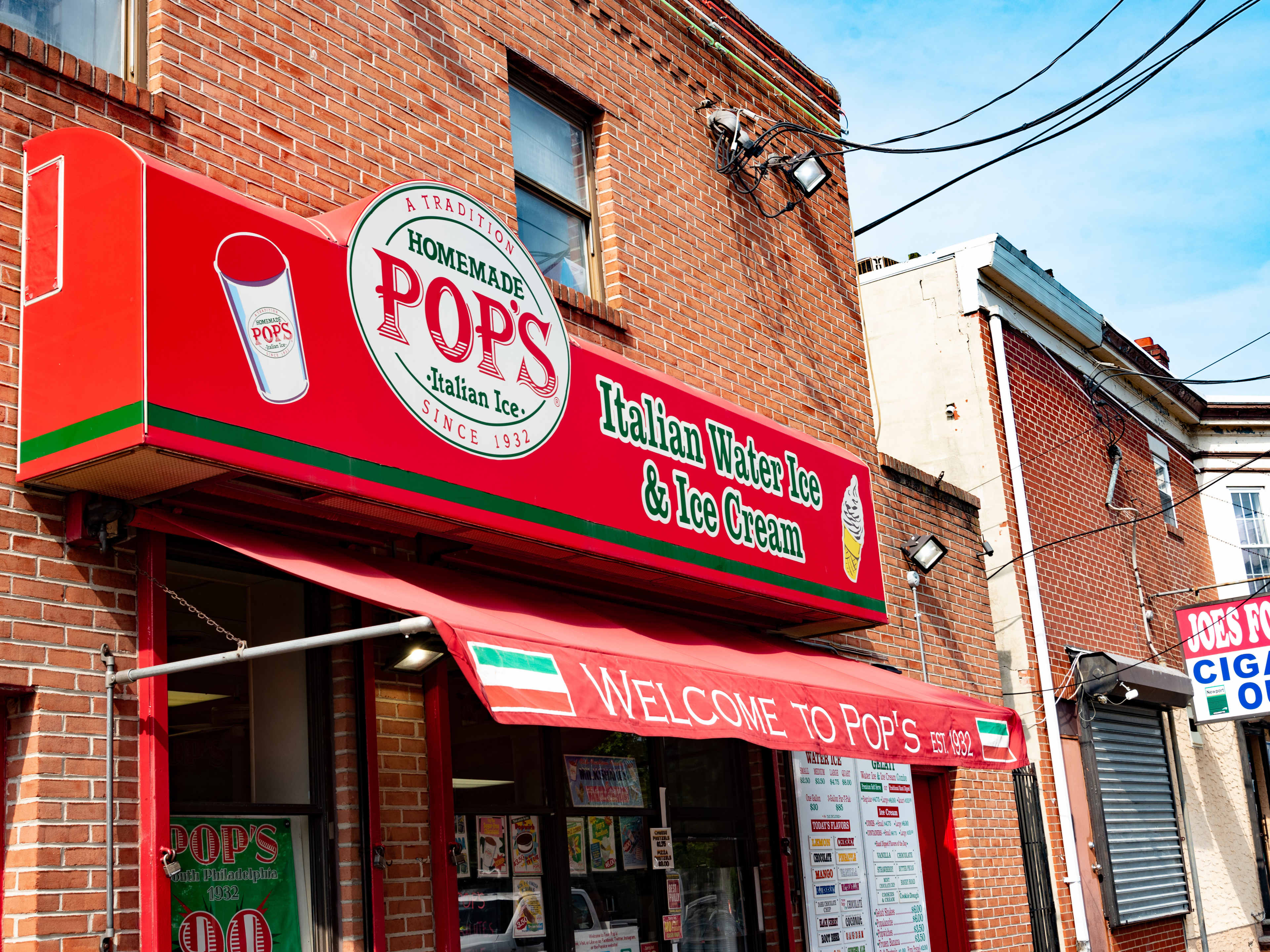 This the exterior of Pop's Homemade Water Ice.