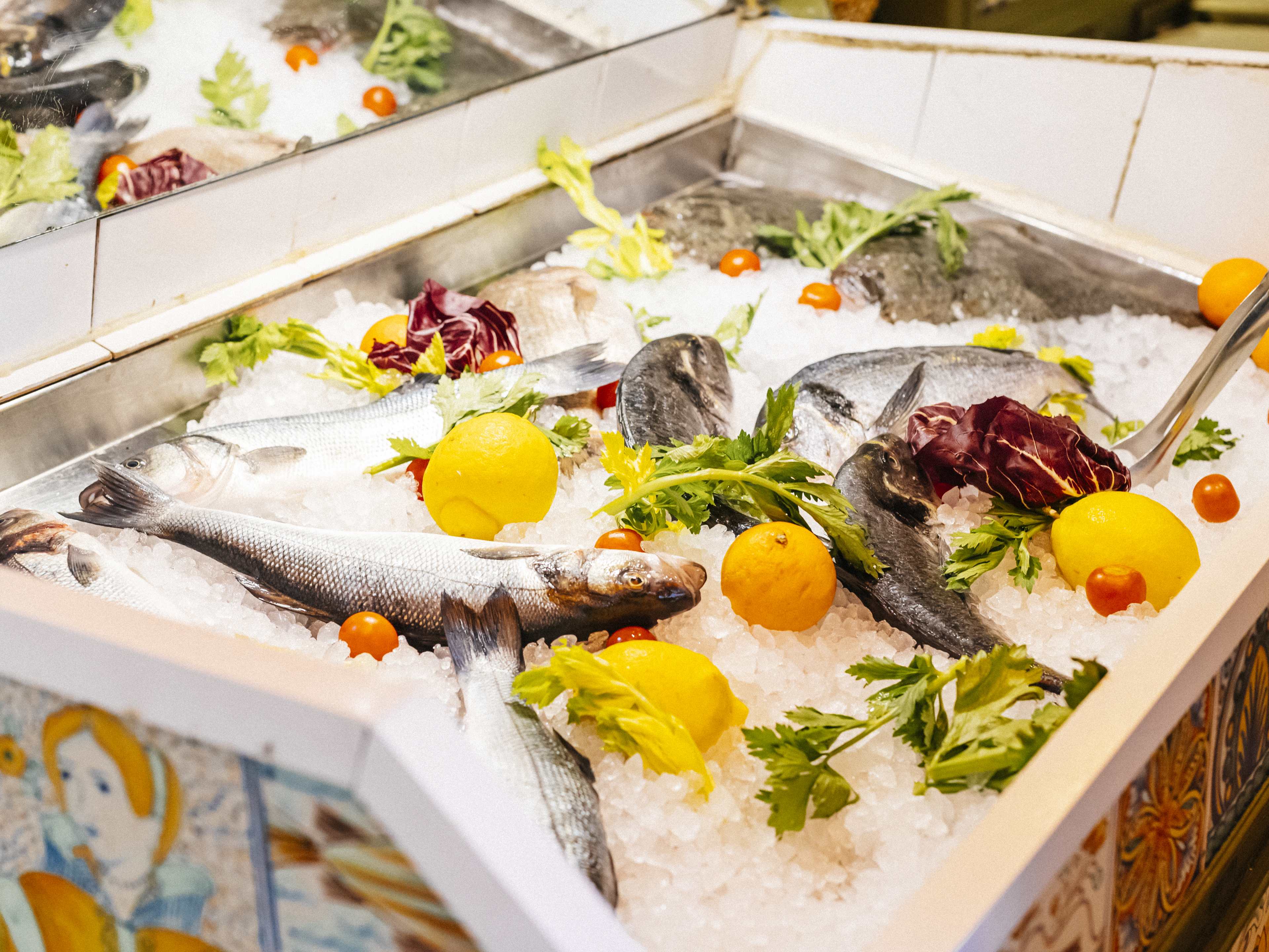 Fresh fish displayed over ice at Siciliainbocca