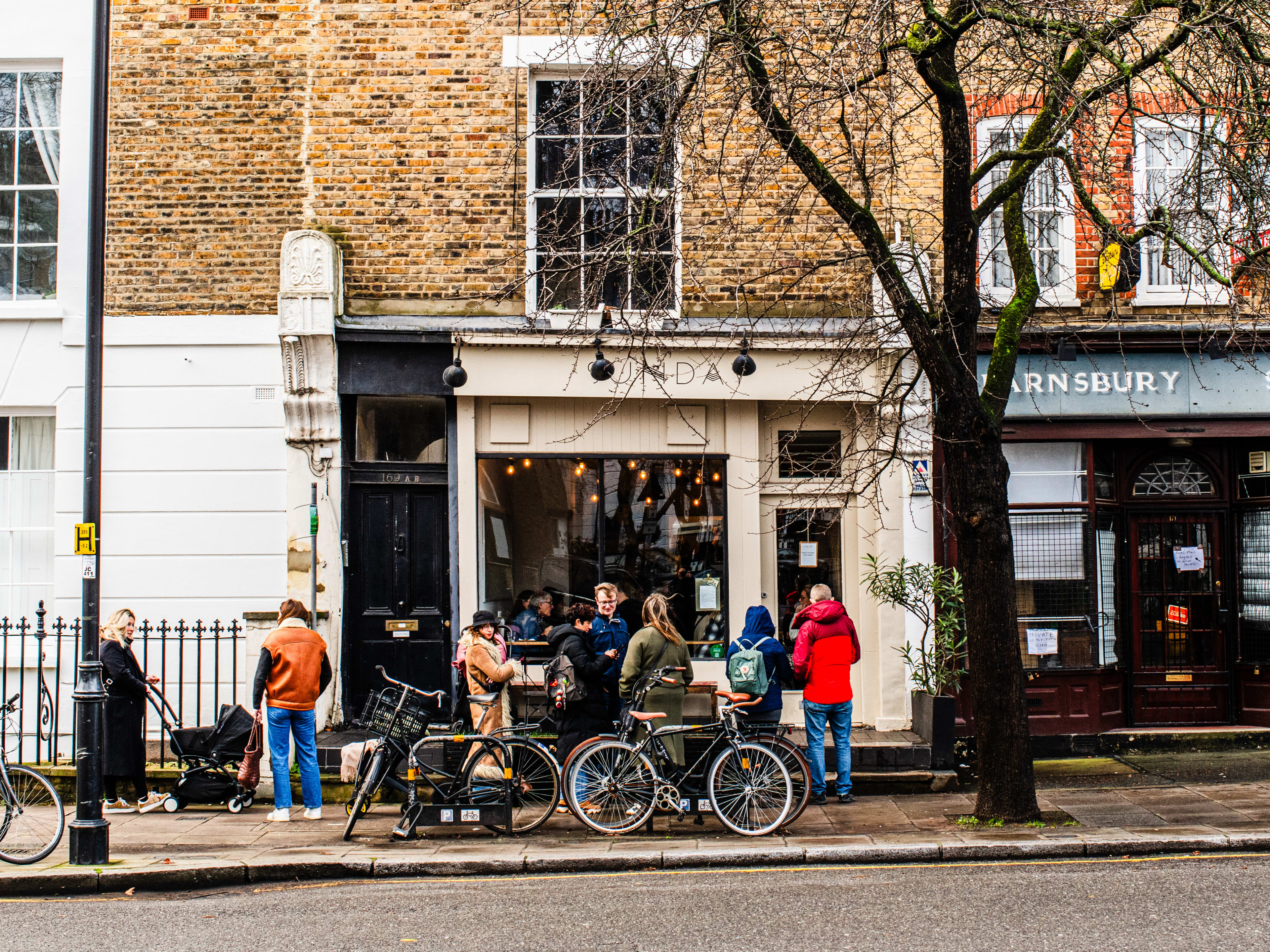 The exterior or Sunday in Islington