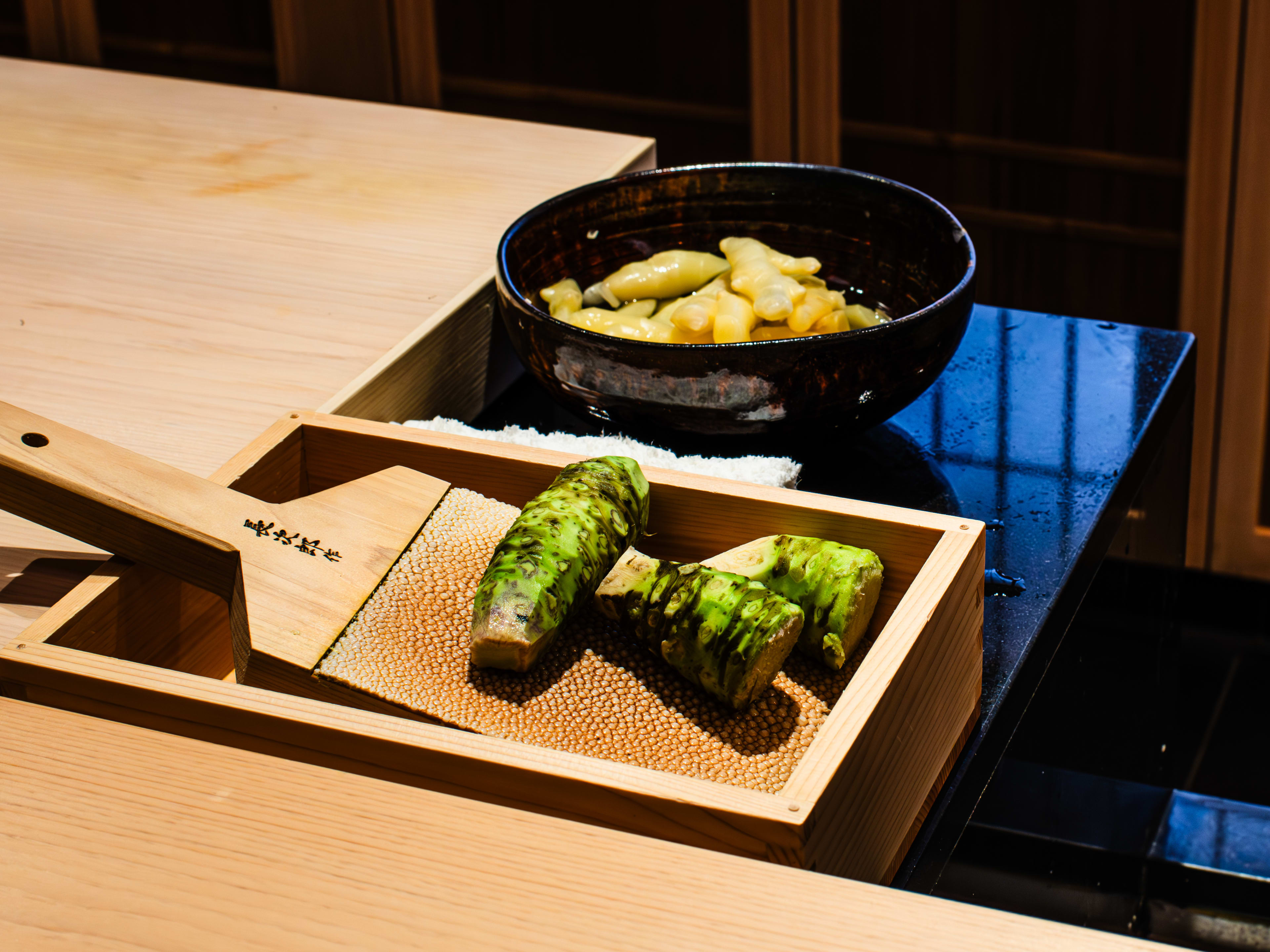 The ginger and traditional grater at Sushi Kanesaka.