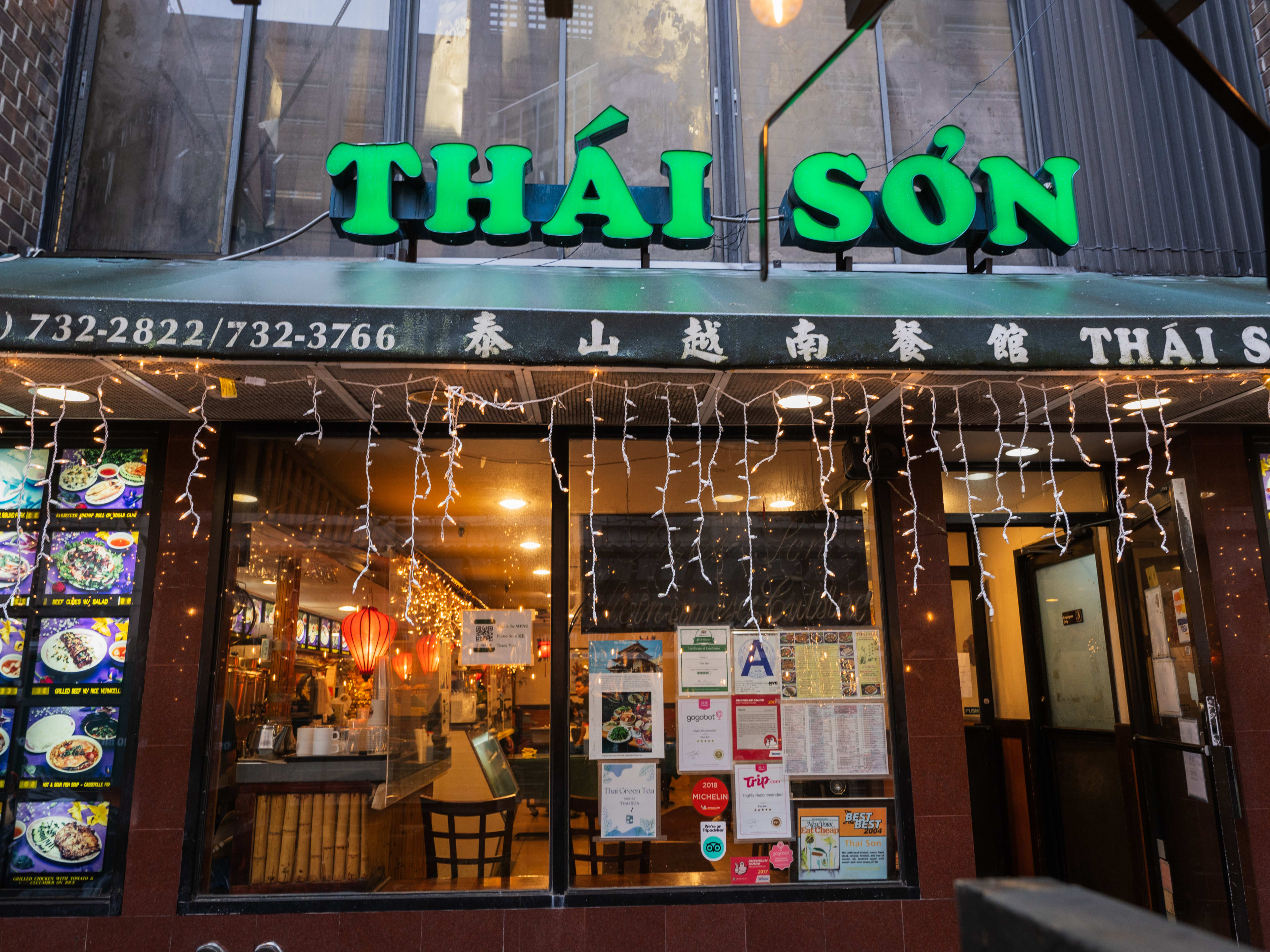 The exterior of Thai Son.