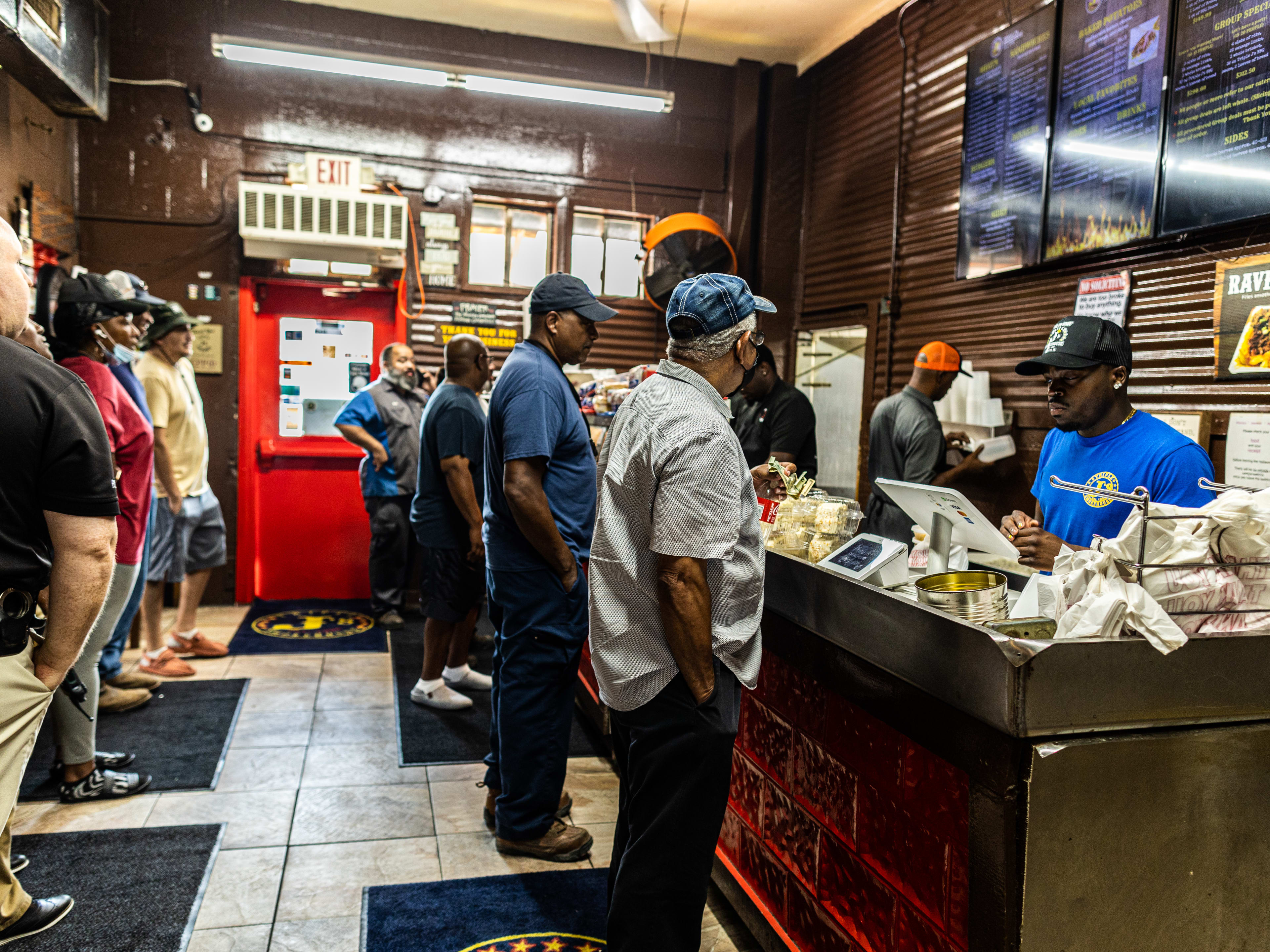 The long line to order at Triple J’s Smokehouse.