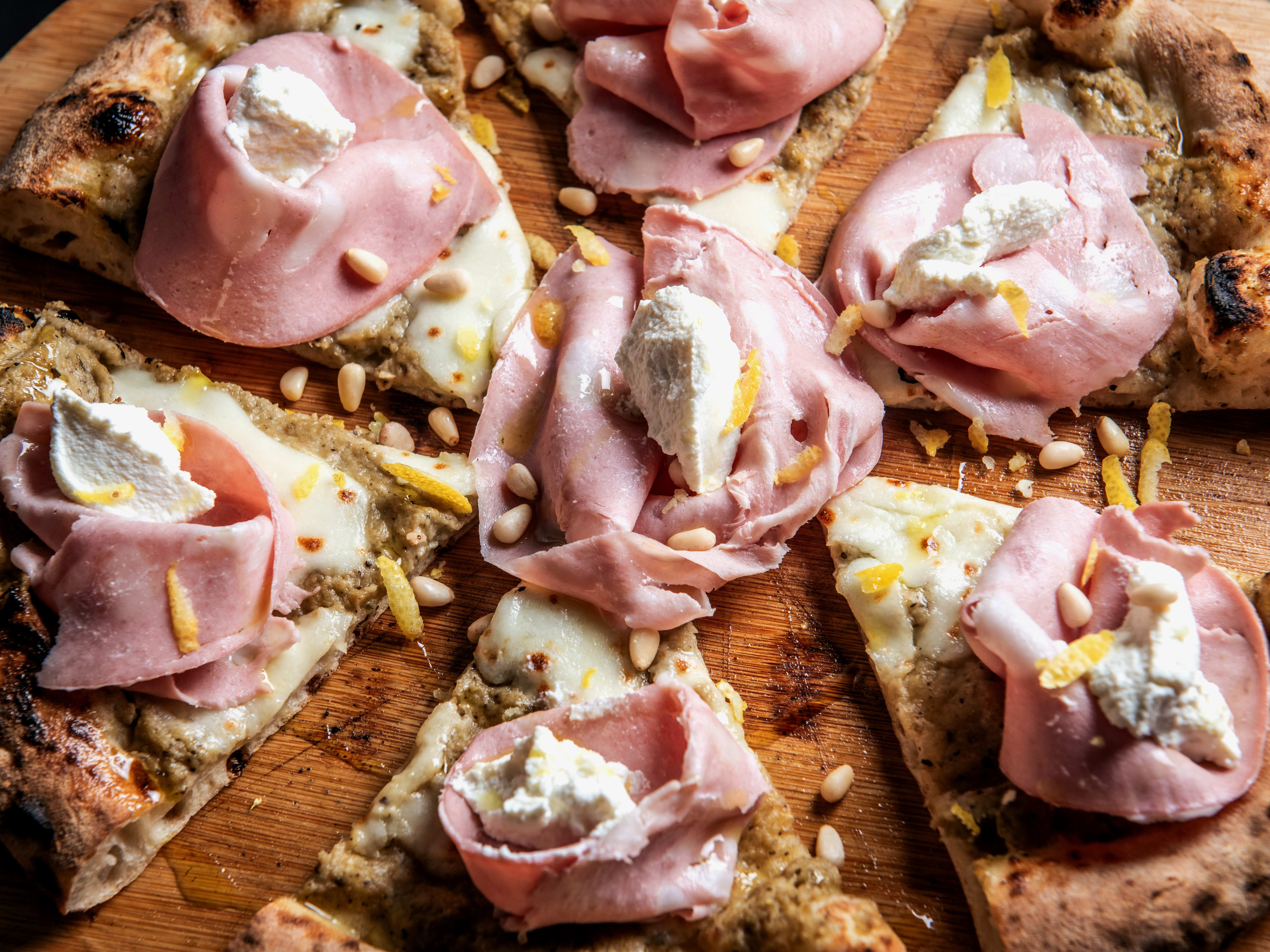 Ham and burrata pizza at Unlock in Hackney