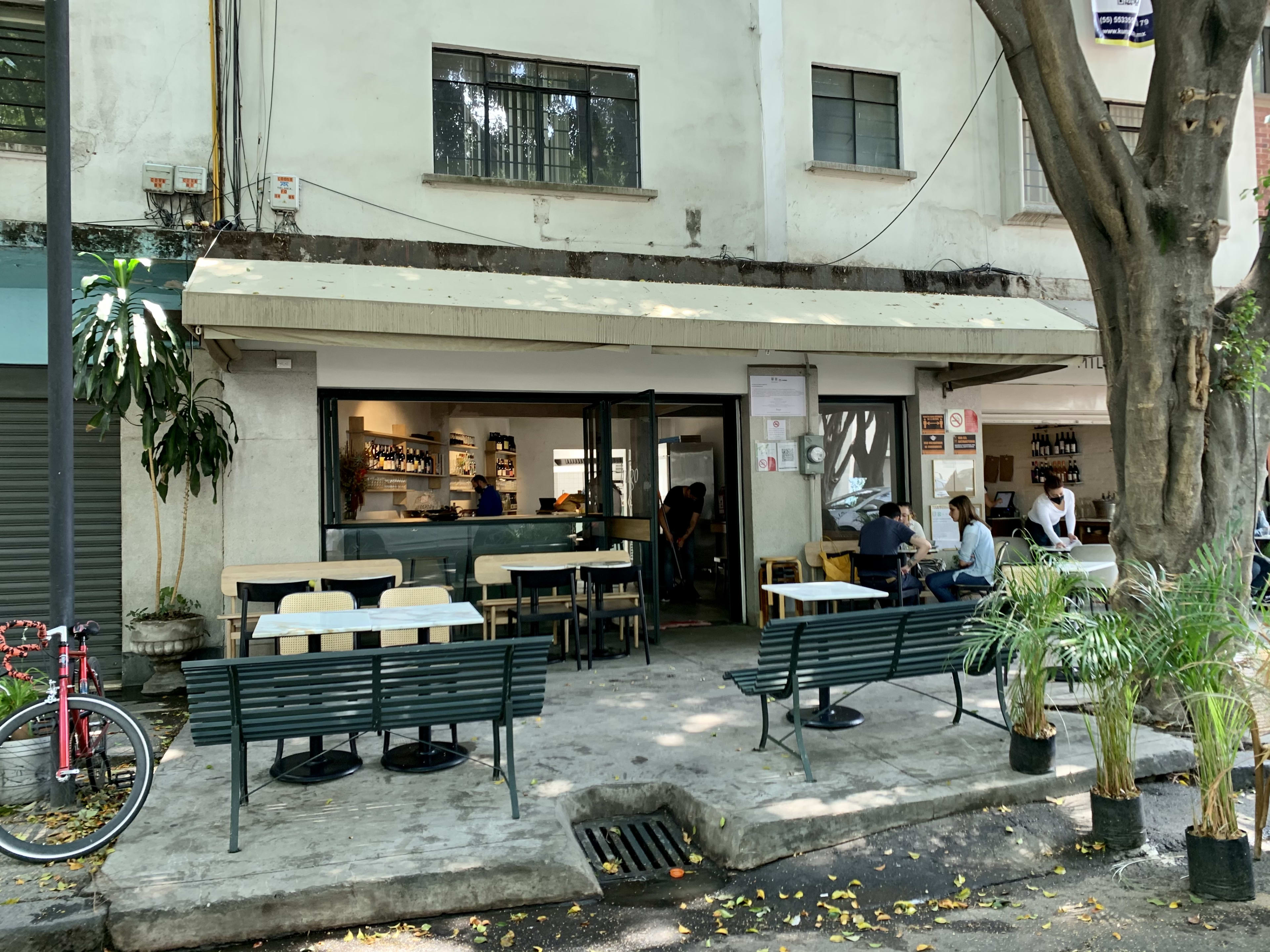 The outside patio at Hugo El Wine Bar in Mexico City.