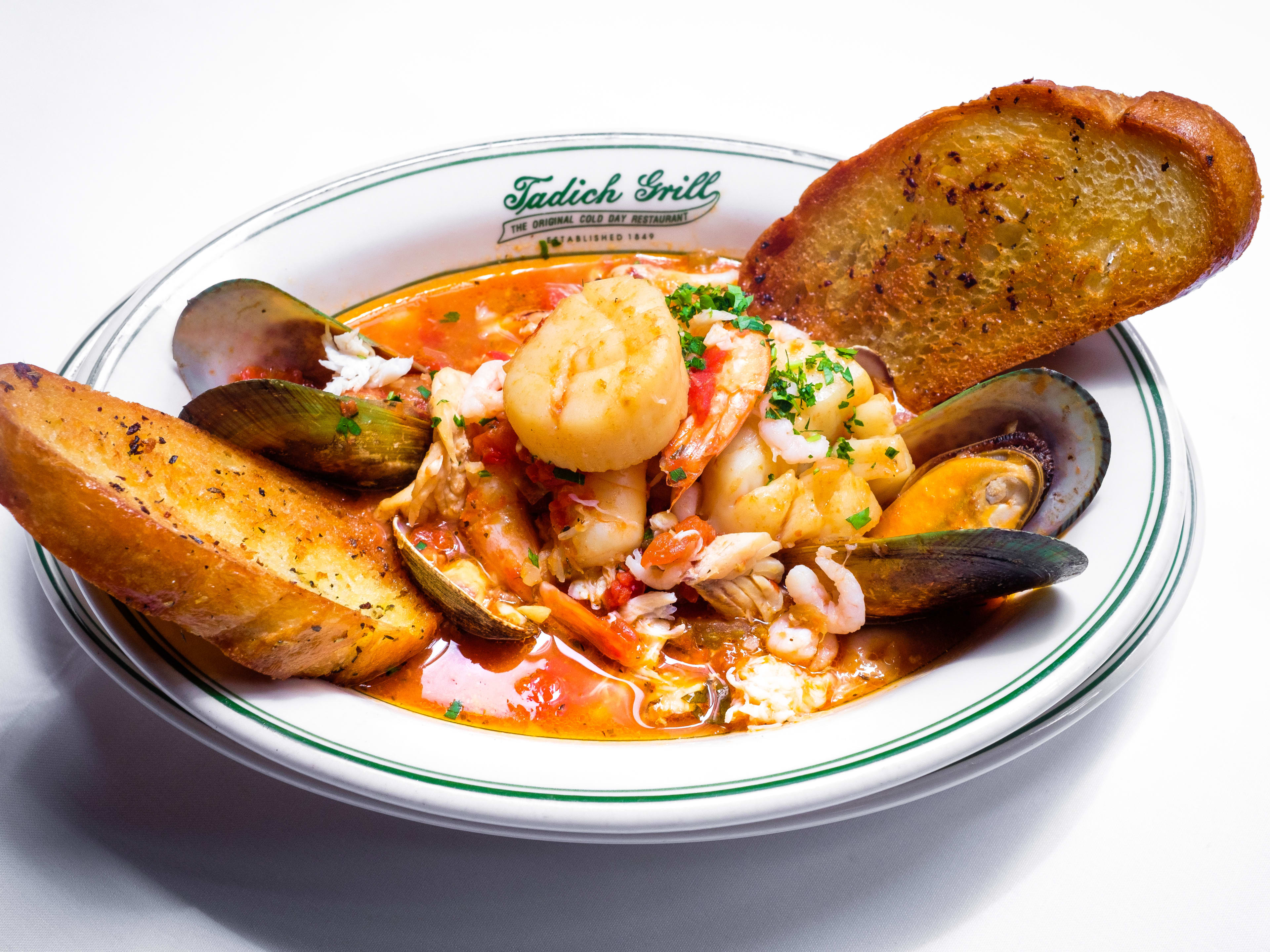 The cioppino and garlic bread at Tadich Grill