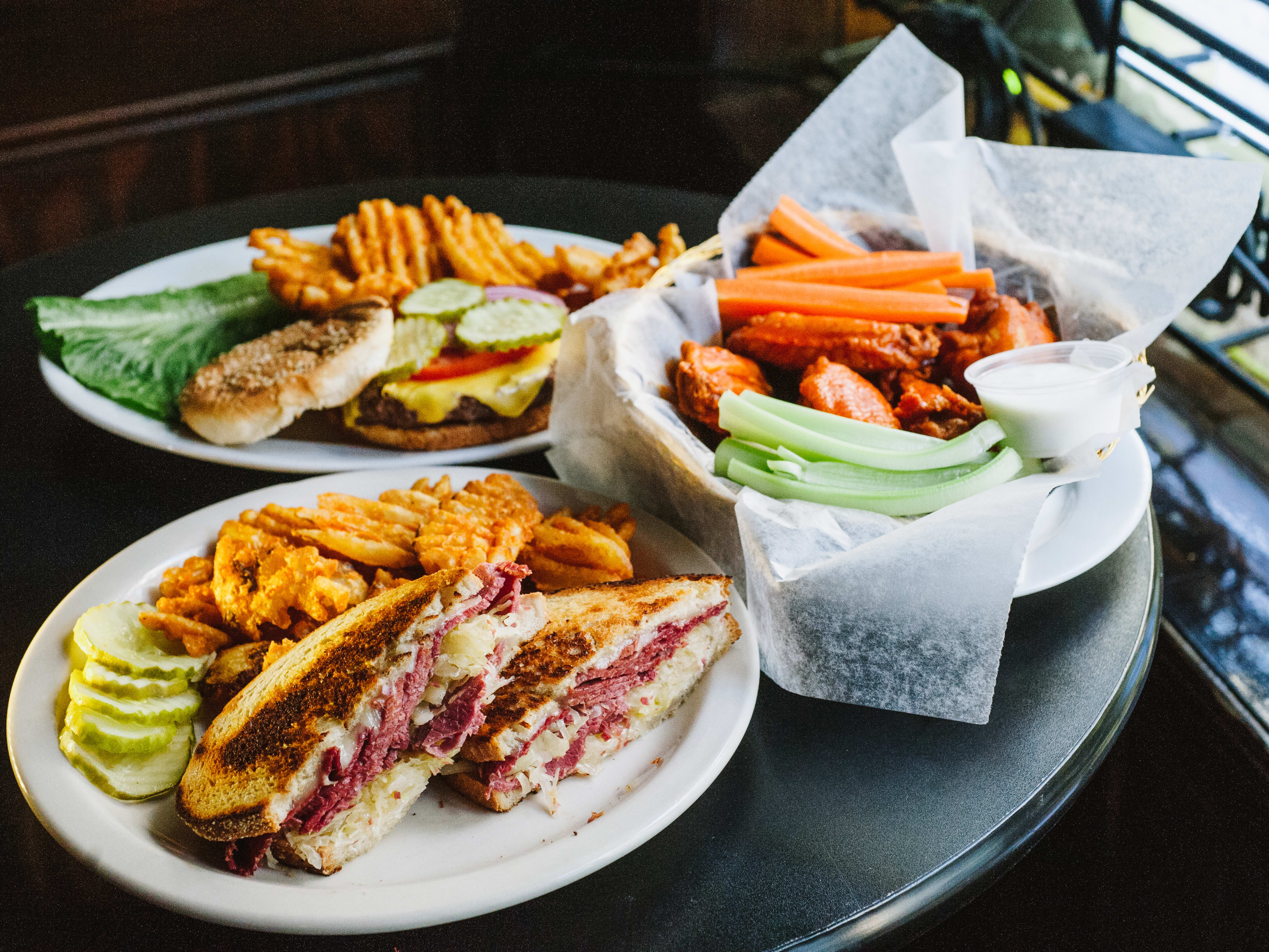 The 20 Best Sports Bars In NYC guide image