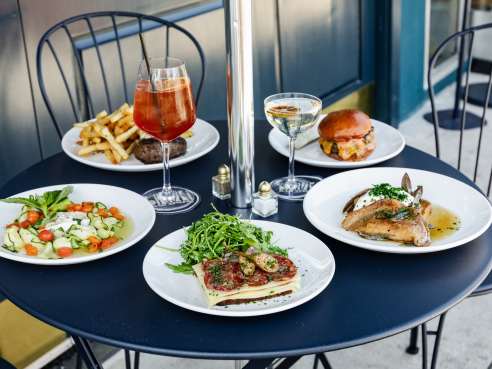 Bar Sinizki by Jessie Clapp