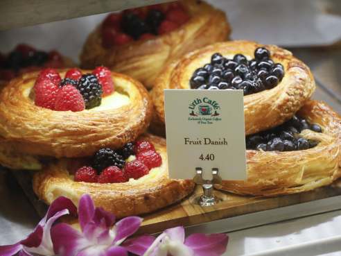 Urth Caffe & Bar by URW