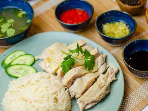 3 Sauces Hainam Chicken Rice 海南鸡饭 by @TheInfatuation