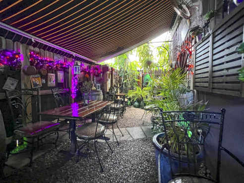 Le Patio - The tiniest cutest Restaurant in South Florida by Infatuation - Reviews