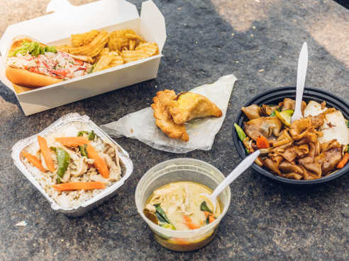 Thai Sidewalk by @TheInfatuation