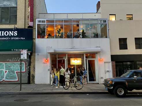 Twins Lounge by @TheInfatuation