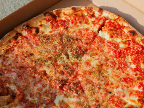 Santarpio's Pizza by @TheInfatuation